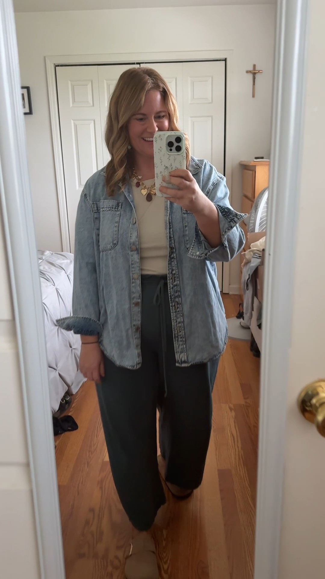 Teacher outfit ! XL in tee and XXL in pants 

#LTKMidsize #LTKSeasonal #LTKWorkwear