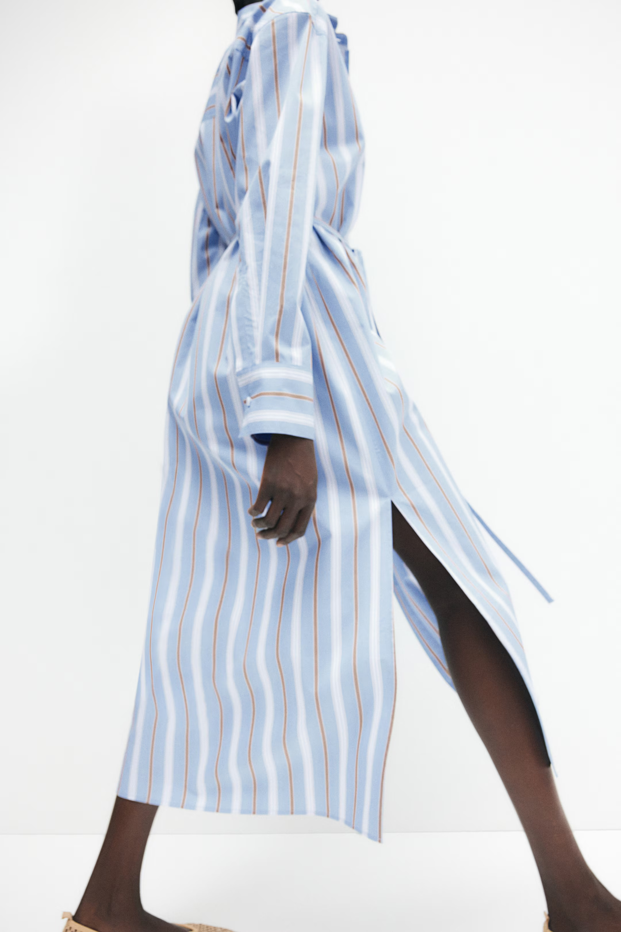 Overhemdjurk met strikceintuur | H&M (DE, AT, CH, NL, FI)