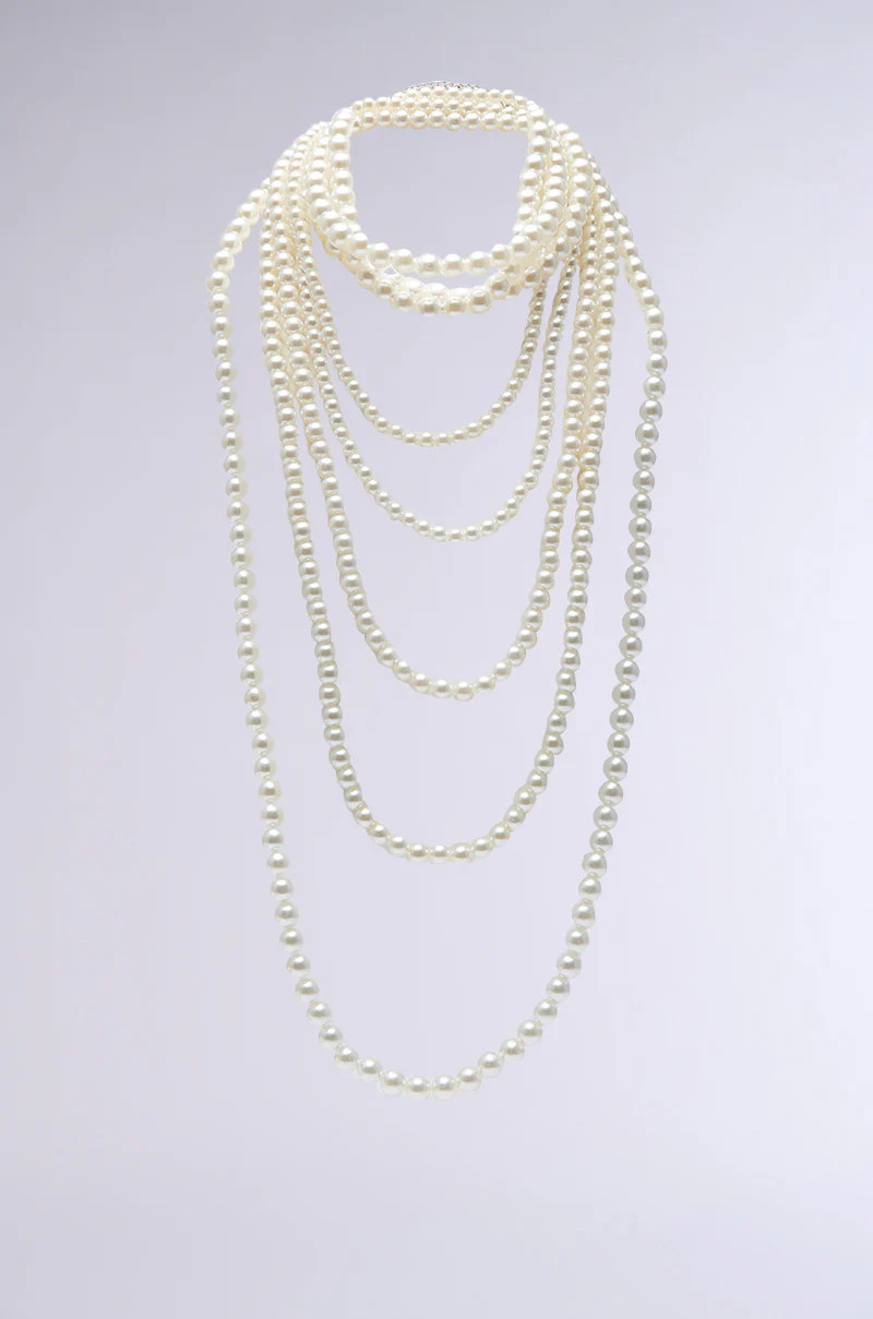 PENELOPE STATEMENT PEARL NECKLACE | AKIRA