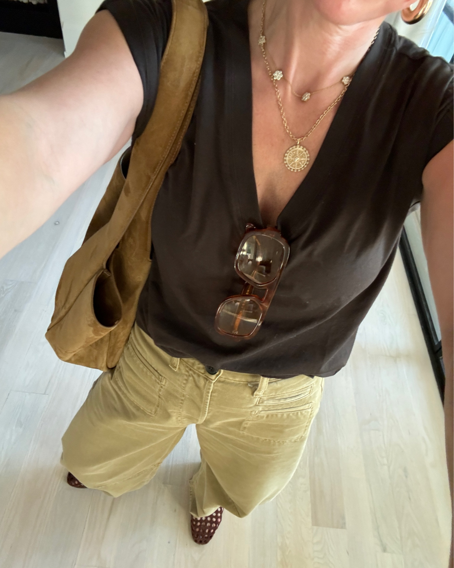 Fifty shades of brown. But seriously obsessed with these citizens chinos and found an amazing dupe on amazon and it’s linked! Also love these simkhai flats. Great transitional shoe! 



#LTKFindsUnder100 #LTKSeasonal #LTKShoeCrush