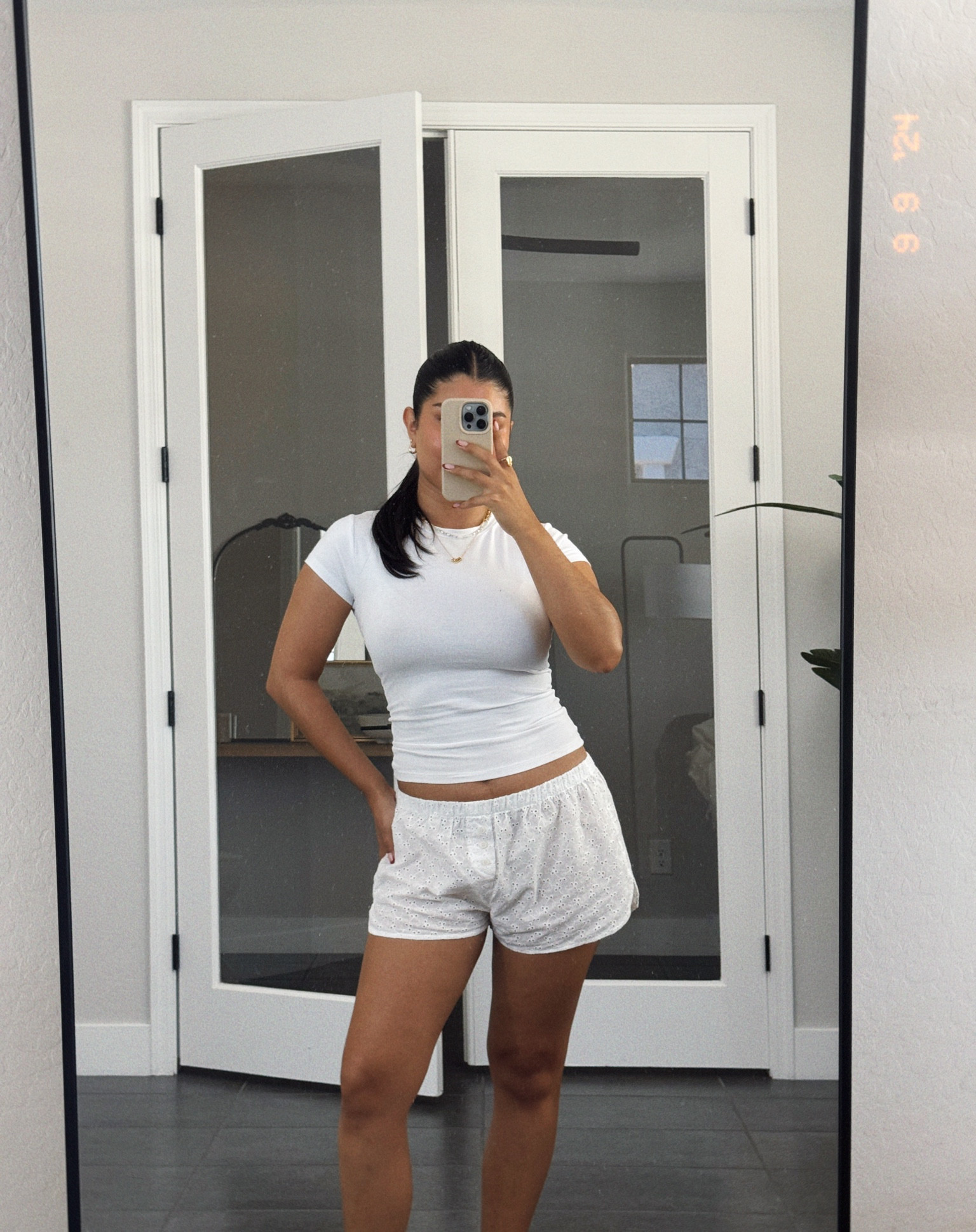EVERYDAY TEE 🤍🫶🏼 

#LTKStyleTip #LTKFindsUnder50