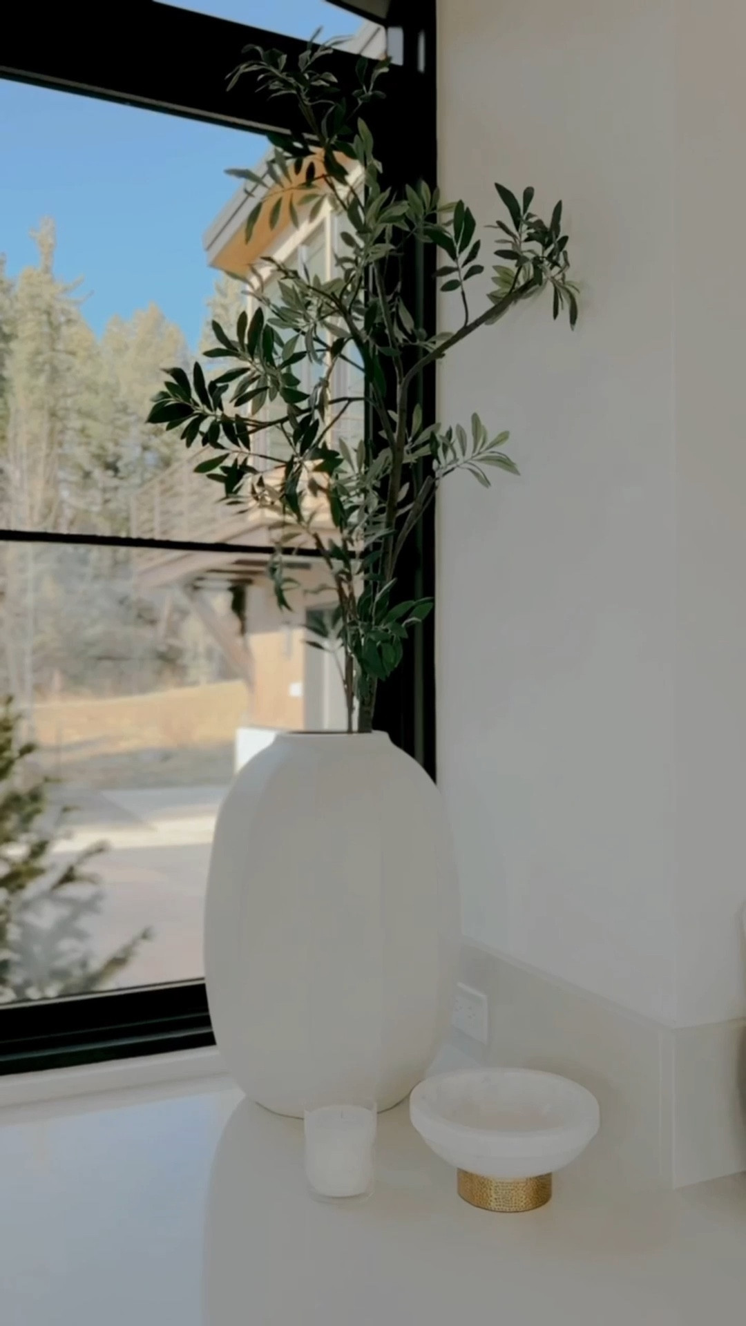 Home decor items like this gorgeous vase really add the finishing touch that this space needed! 😍

#LTKHome #LTKSeasonal