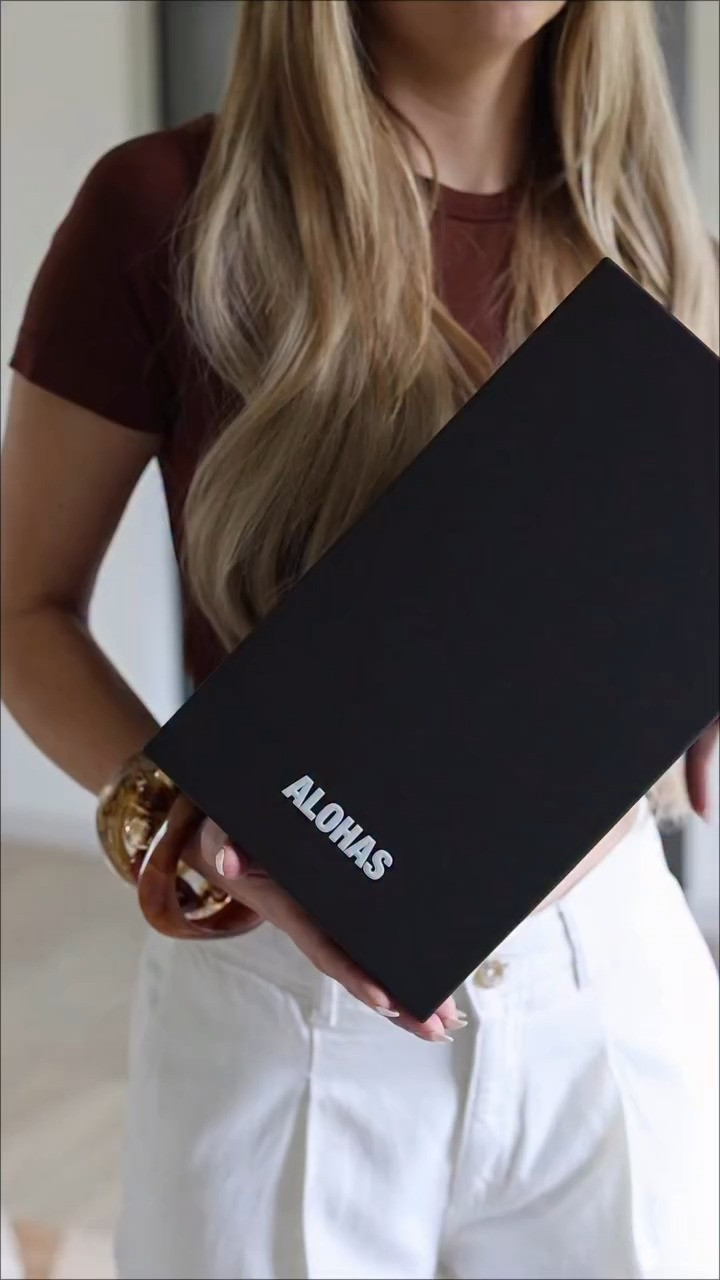 Unboxing @alohas barefoot sneaker 

 #LTKdayinmylife #LTKgrwm #LTKootd