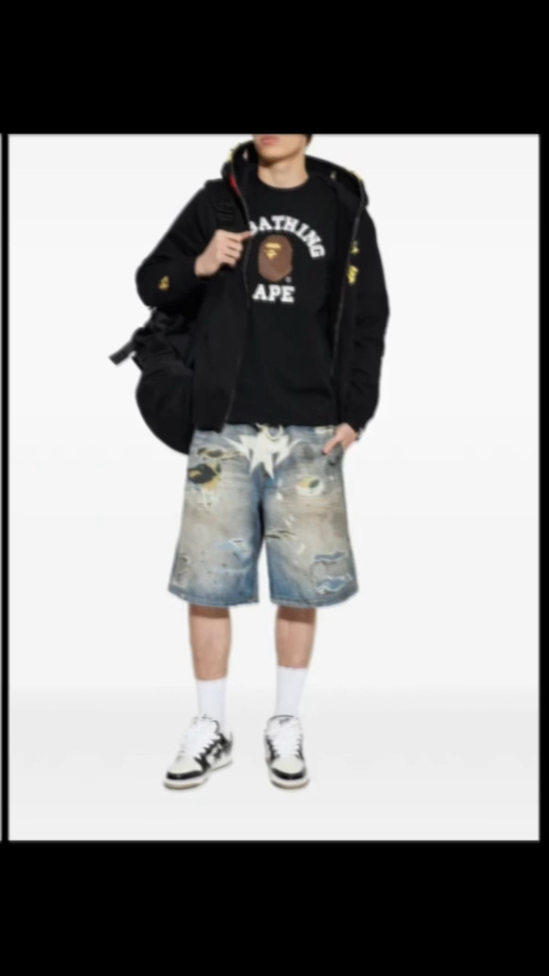 A BATHING APE®
logo-print T-shirt

#LTKdayinmylife #LTKMidsize #LTKTravel