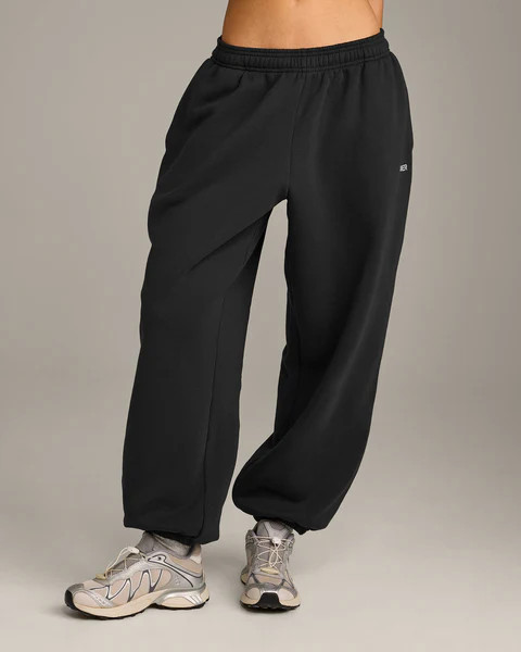 Foundations Cosy Oversized Joggers 
 Soft Black | Oner Active (UK / US)