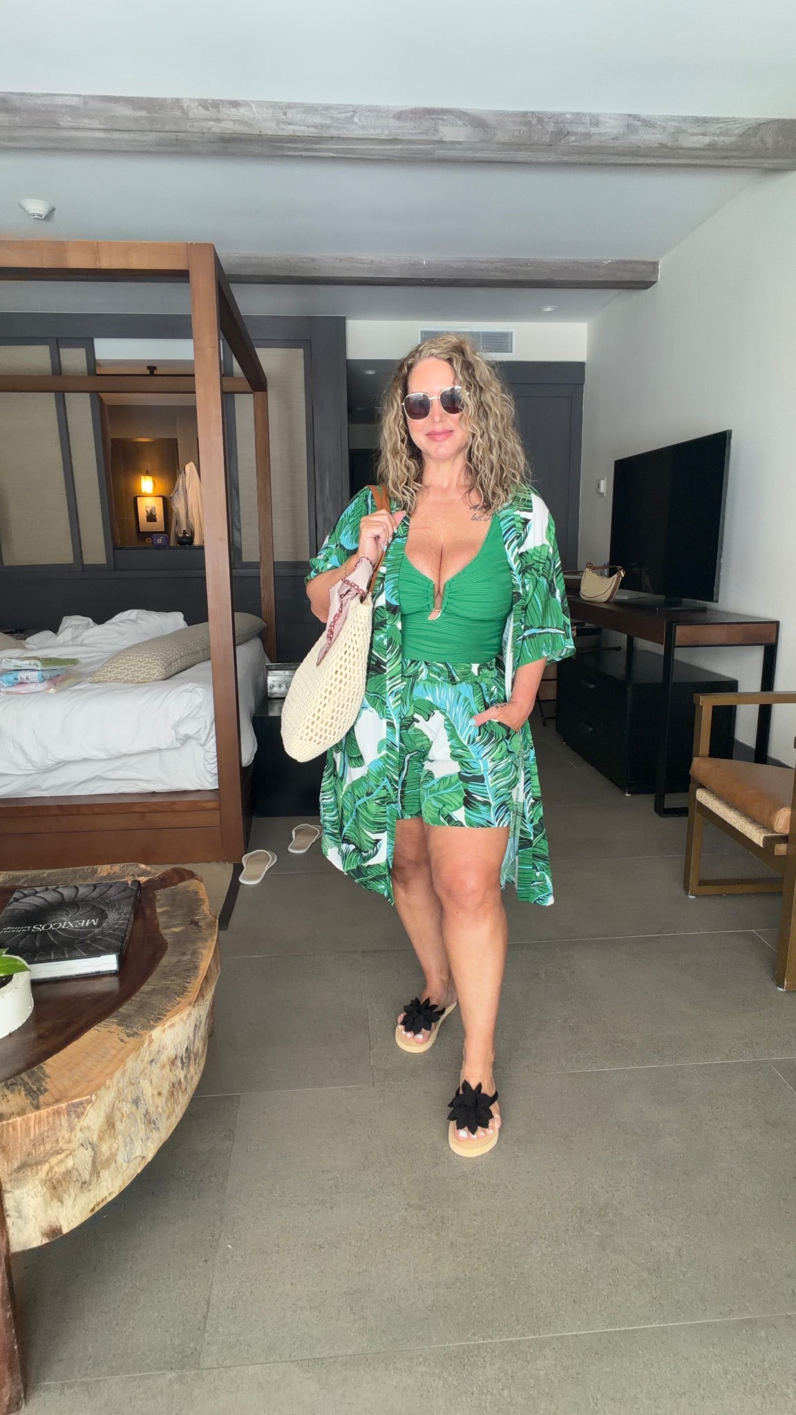 Size large 

#LTKOver40 #LTKPetite #LTKMidsize