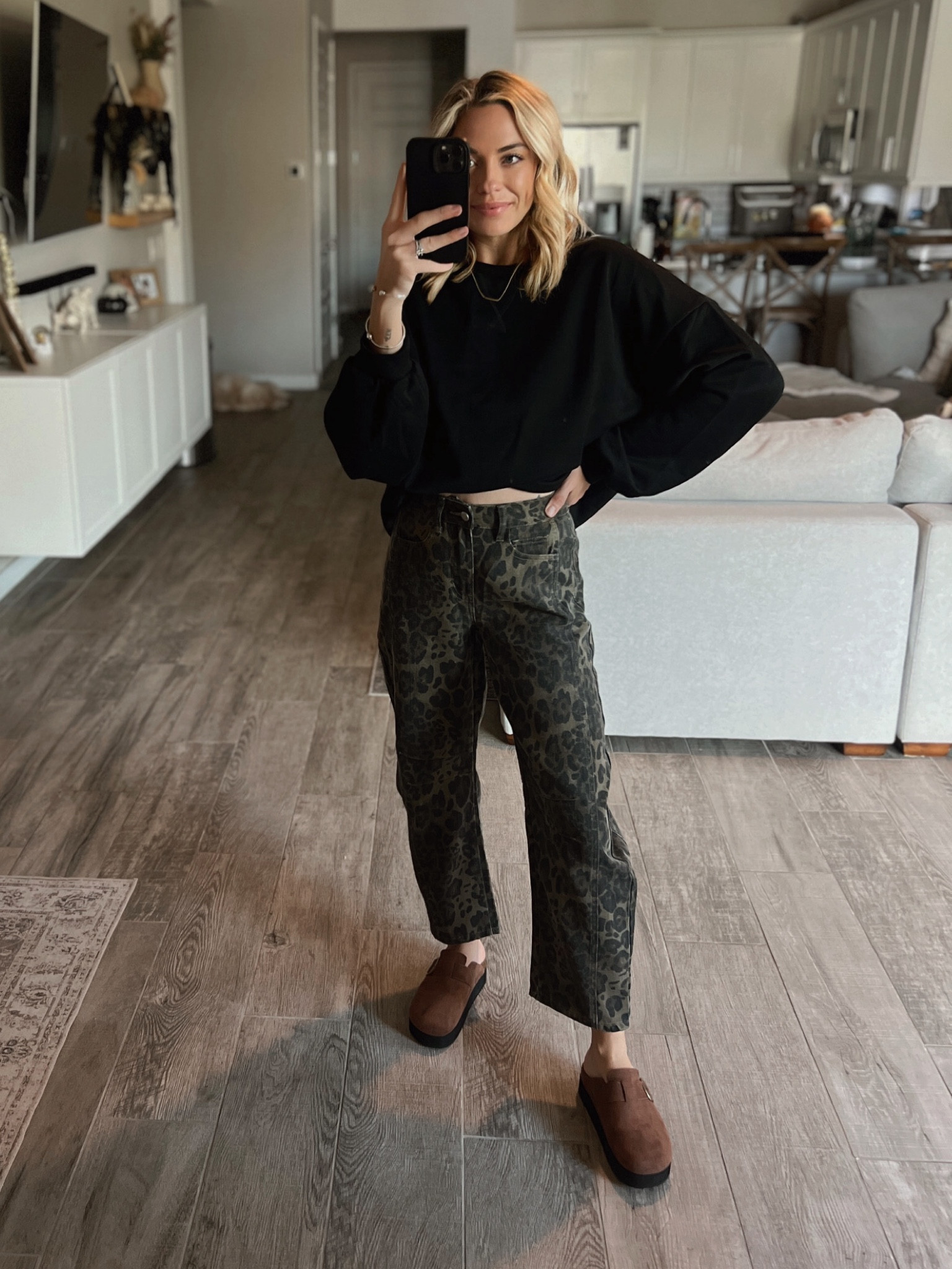 Fall fashion, barrel jeans, leopard print trend, fall fashion trends, Amazon fashion, affordable outfit inspo, fall outfit inspo, mom style, casual outfits, comfy style 

#LTKStyleTip #LTKShoeCrush #LTKFindsUnder50
