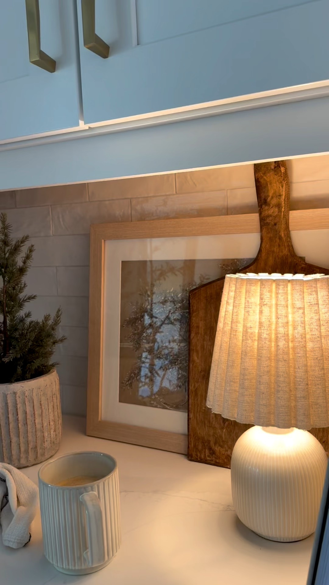 Coffee bar, home decor, neutral home, cozy home, kitchen styling, neutral kitchen, winter styling, kitchen Inspo, home Inspo, home refresh, mini lamp, coffee cup, cookbook, kitchen backsplash 


 

#LTKSeasonal #LTKHome