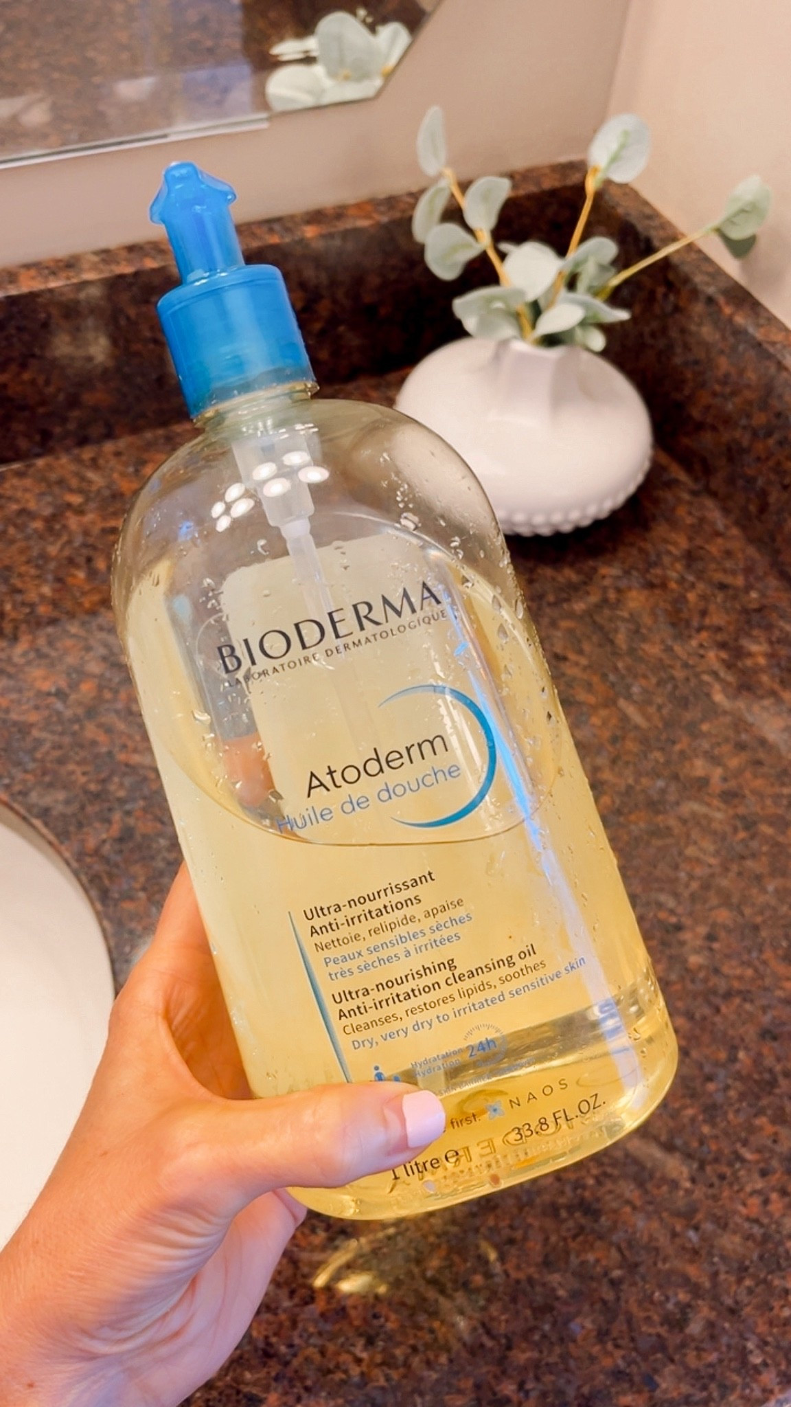 Oil cleaner leaves my skin feeling so soft! The smells is amazing! Like you just left a lux spa 🫧

#LTKBeauty #LTKSaleAlert #LTKselfcare