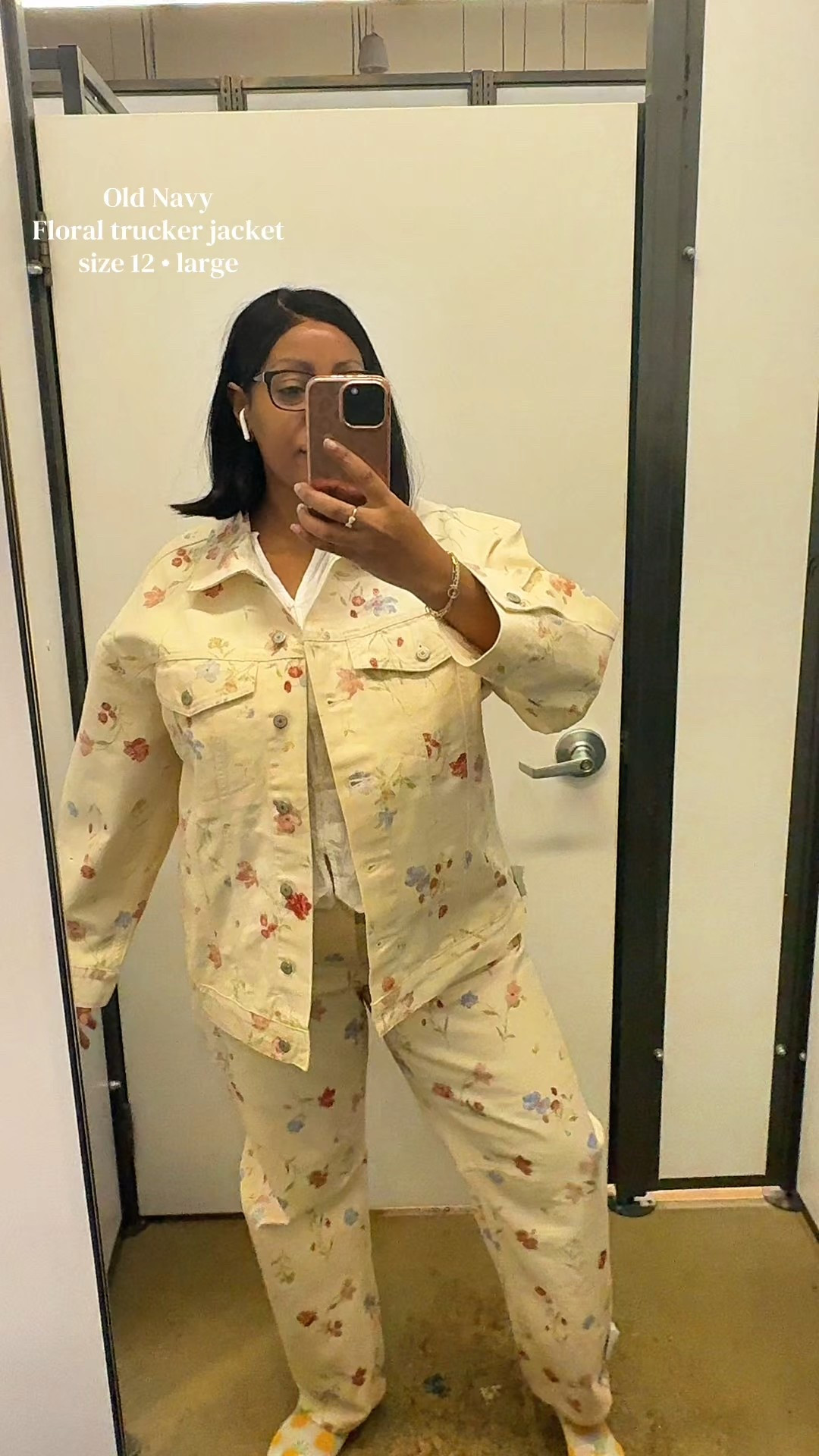 Oversized floral trucker jacket has a good weight to it. It’s oversized so maybe you could size down. Wearing large as a size 12. 

The high waisted barrel jeans fit AMAZING! Separate video on those but fit tts and to me they’re full length but they hit at the ankle. I’m 5’6. 

#springootd #floraljeans #barreljeans #truckerjacket 

#LTKootd #LTKMidsize #LTKSeasonal