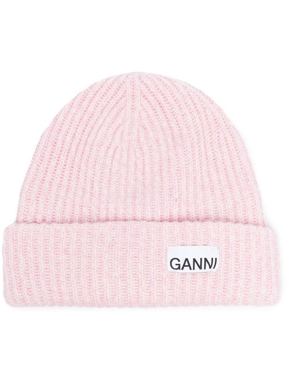 GANNI logo-patch ribbed-knit beanie - Pink | Farfetch Global