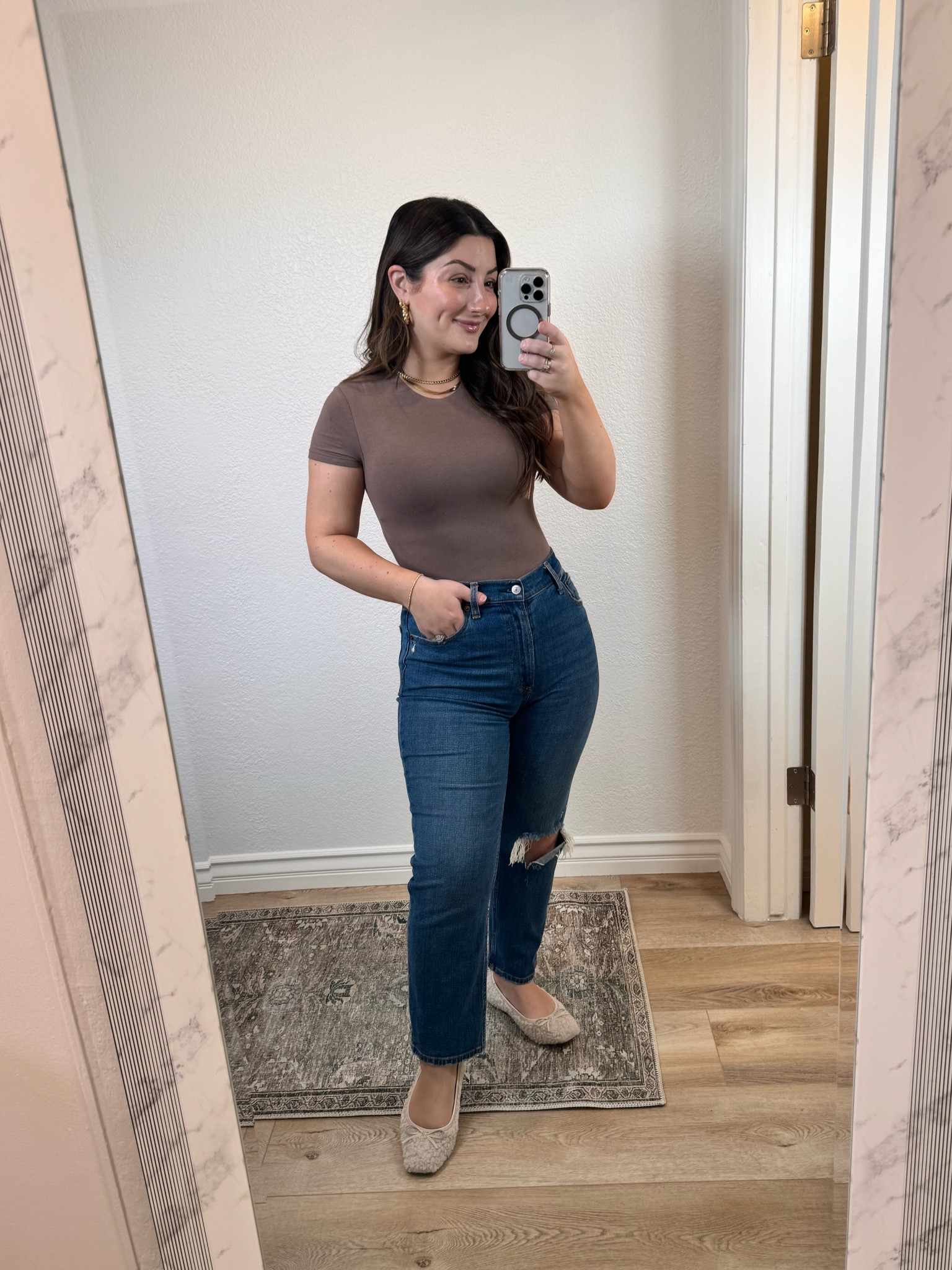 Abercrombie favorites!
Cotton Bodysuit: size small
Favorite jeans: size: 27 short color medium destroy



#LTKsalealert #LTKstyletip #LTKfindsunder50