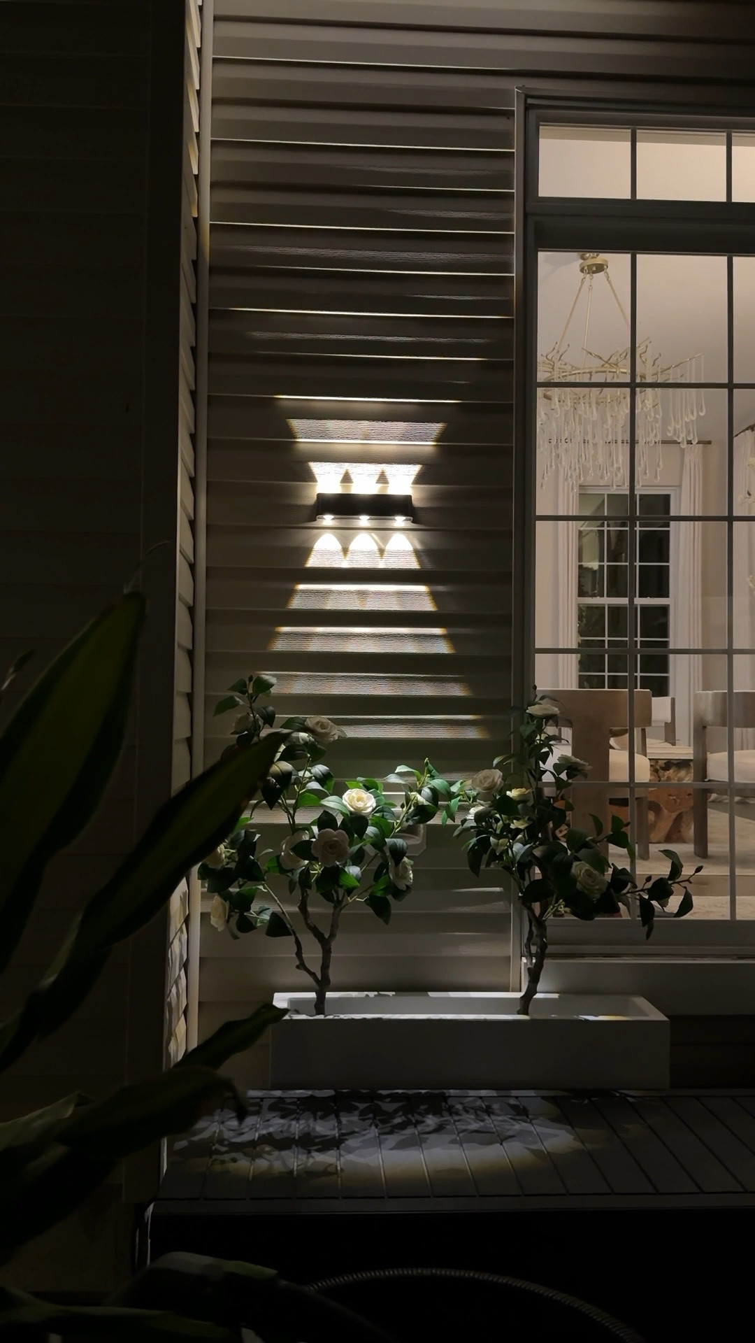 The easiest outdoor upgrade I’ve made lately? These solar-powered wall sconces. ✨

No wiring. No electrician. Just beautiful warm lighting every night.

Perfect for patios, pool areas, fences, entryways, and backyard entertaining.

#AmazonHome #OutdoorDecor #BackyardGoals #HomeInspo #SolarPowered #LuxuryHomeStyle