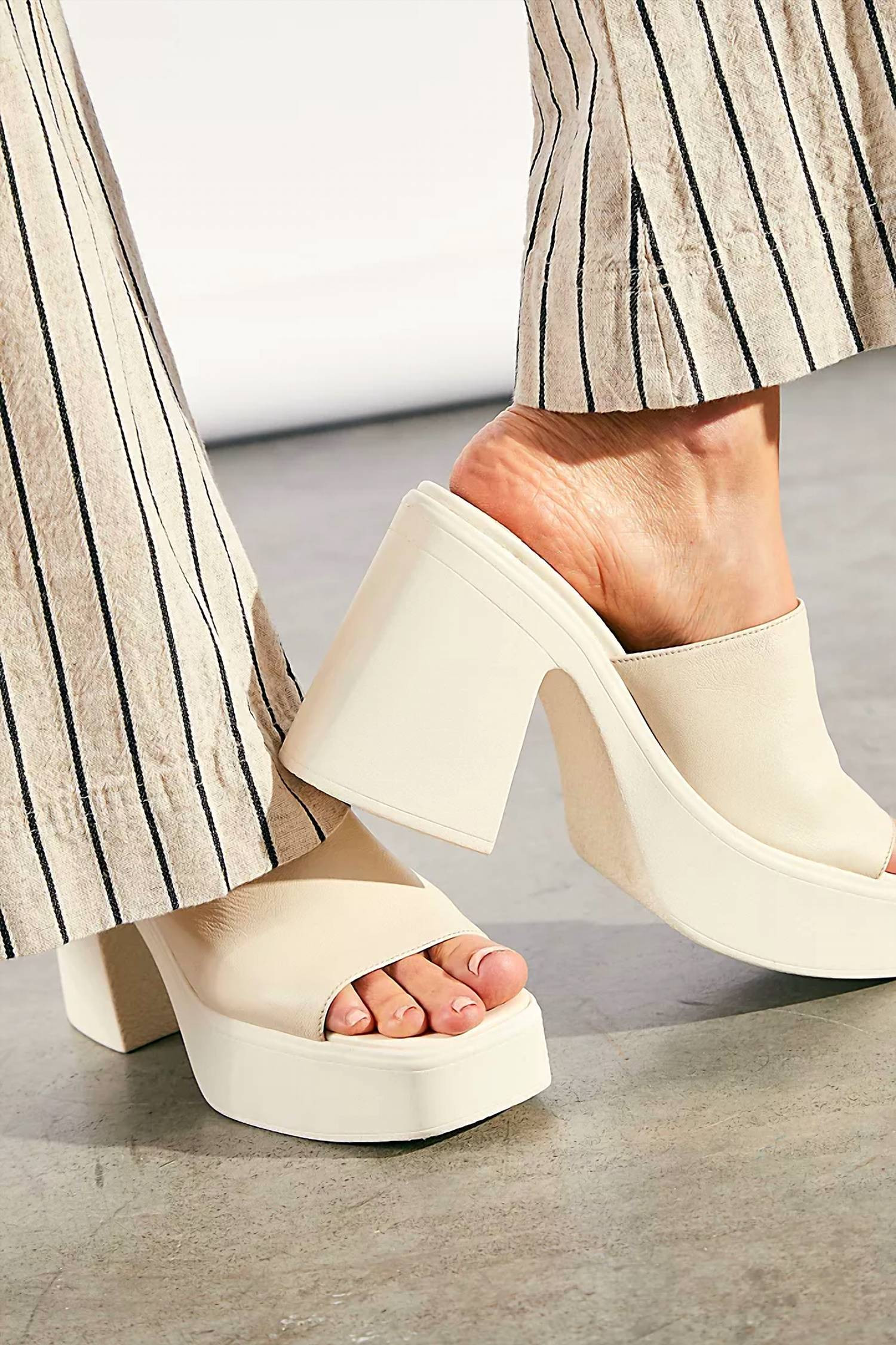 Zoe Platform Shoe In White | Shop Simon