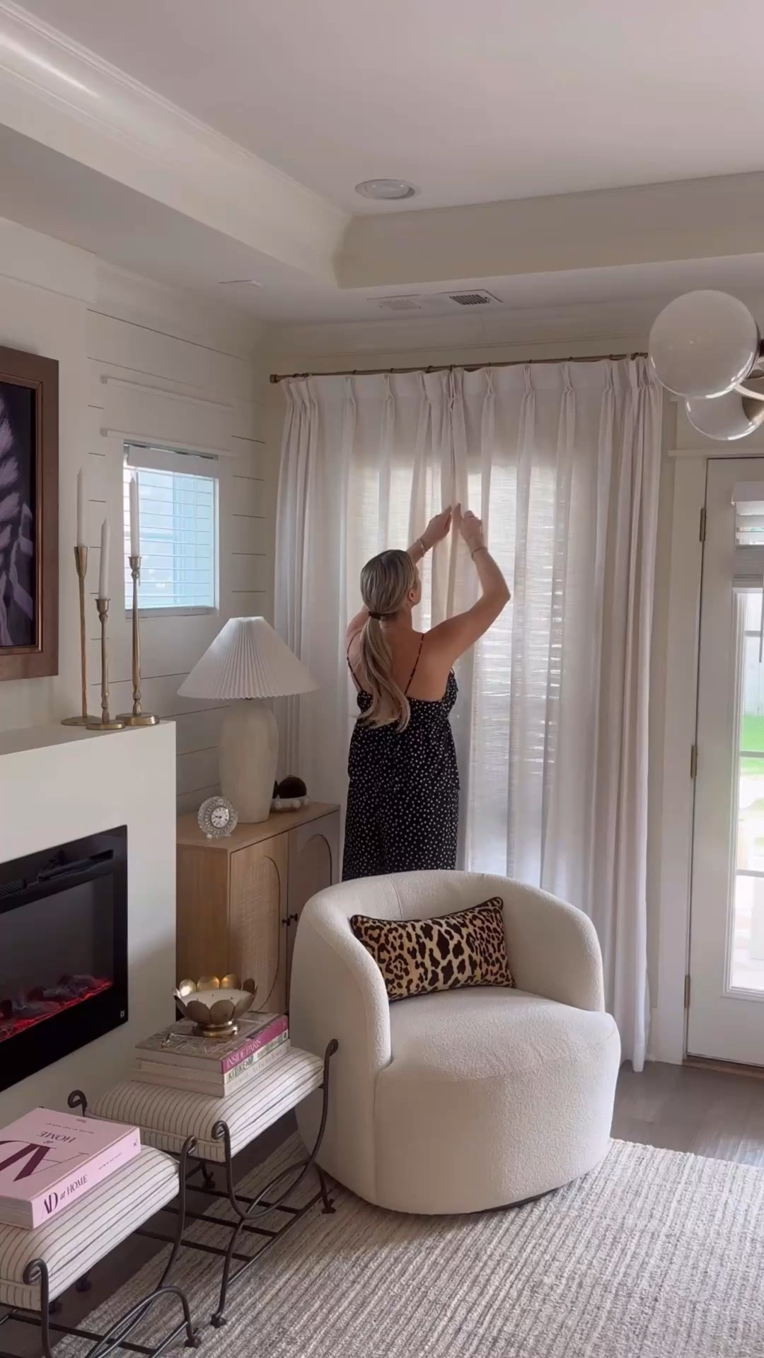 30 minute reset 🤍 wearing a large in pants and medium in the top! All of my other home decor is linked below and on my posts! 🫶🏼 

#LTKHome #LTKvlog #LTKdayinmylife