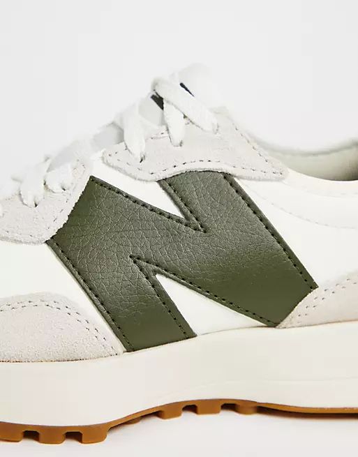New Balance 327 trainers in off white and green | ASOS (Global)