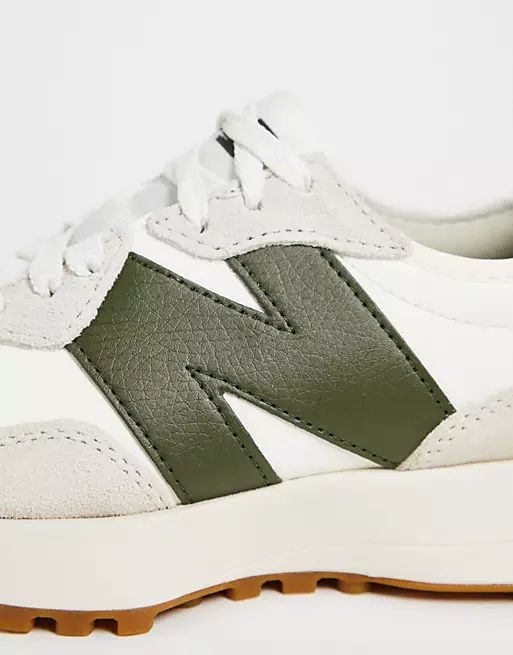 New Balance 327 trainers in off white and green | ASOS | ASOS (Global)