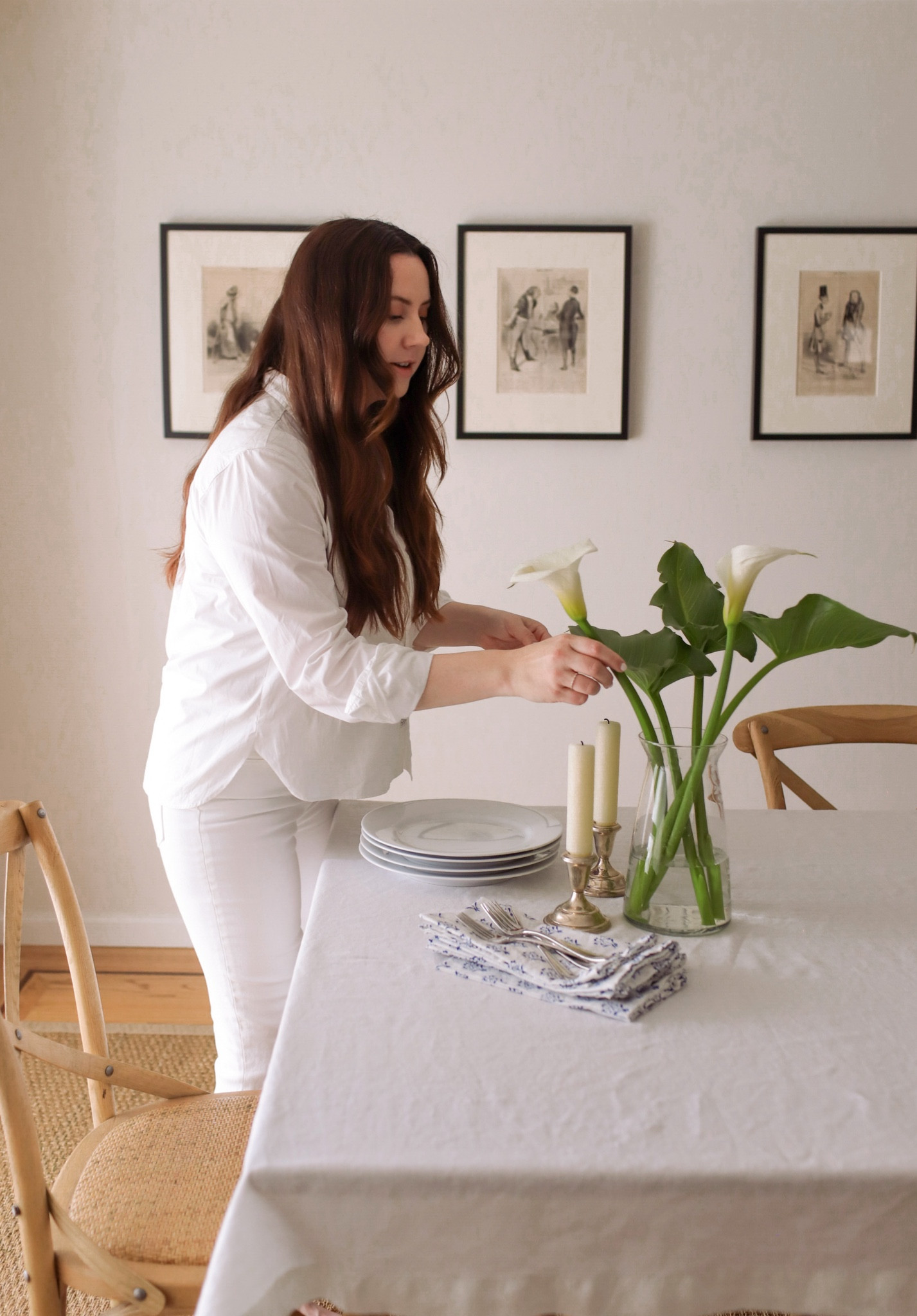 You can’t go wrong with a classic white button up and jean from @frankandeileen I love the cropped style of the Silvio which feels tailored yet breezy. I also live in the Killian Crop Flare jeans which are so soft and flattering! #FrankandEileenPartner and #WearLoveRepeat 