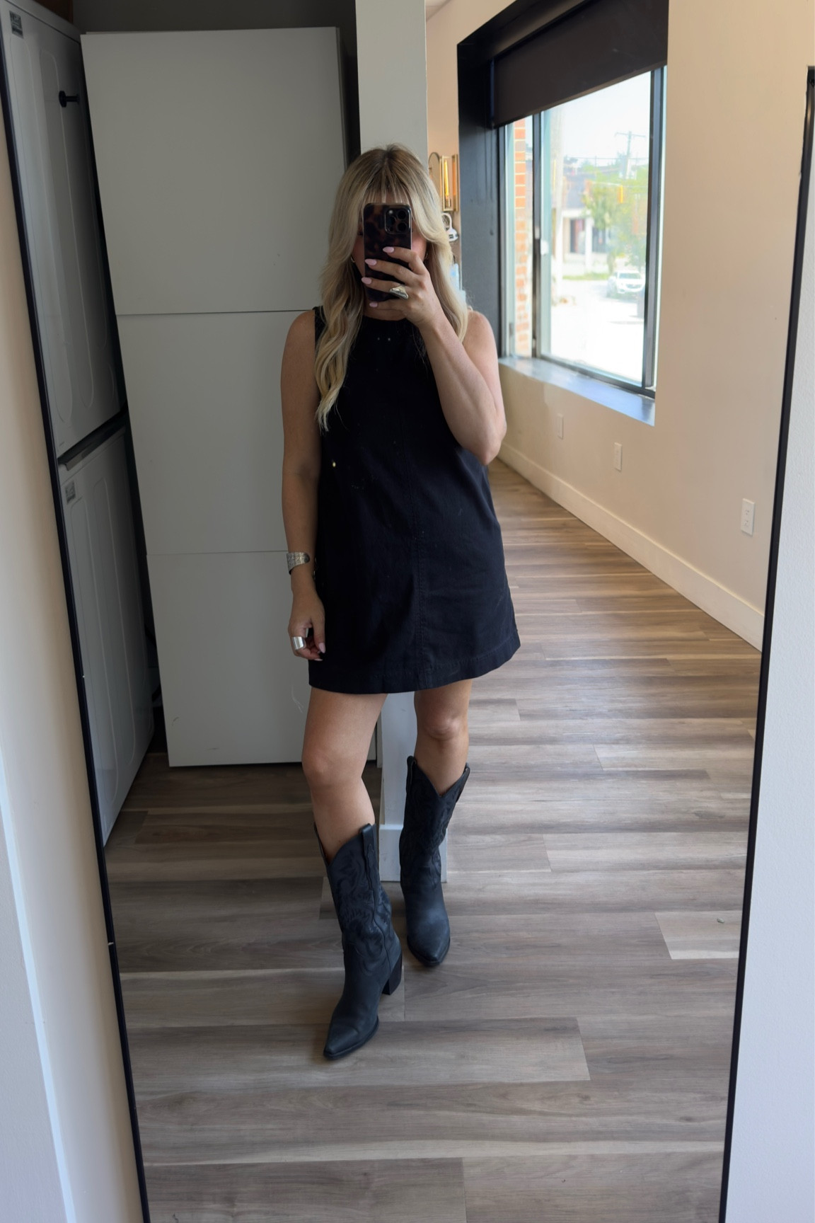 Black denim dress size small perfect for summer and only $38
Black western boots size 7 


#LTKWorkwear #LTKootd #LTKSeasonal