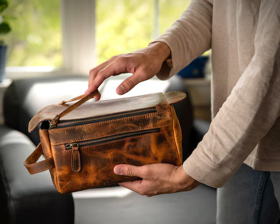 Personalized Leather Dopp Kitt for Men, Leather Men's Travel Toiletry Bag, Grooms Men Gift, Boyfr... | Etsy (US)