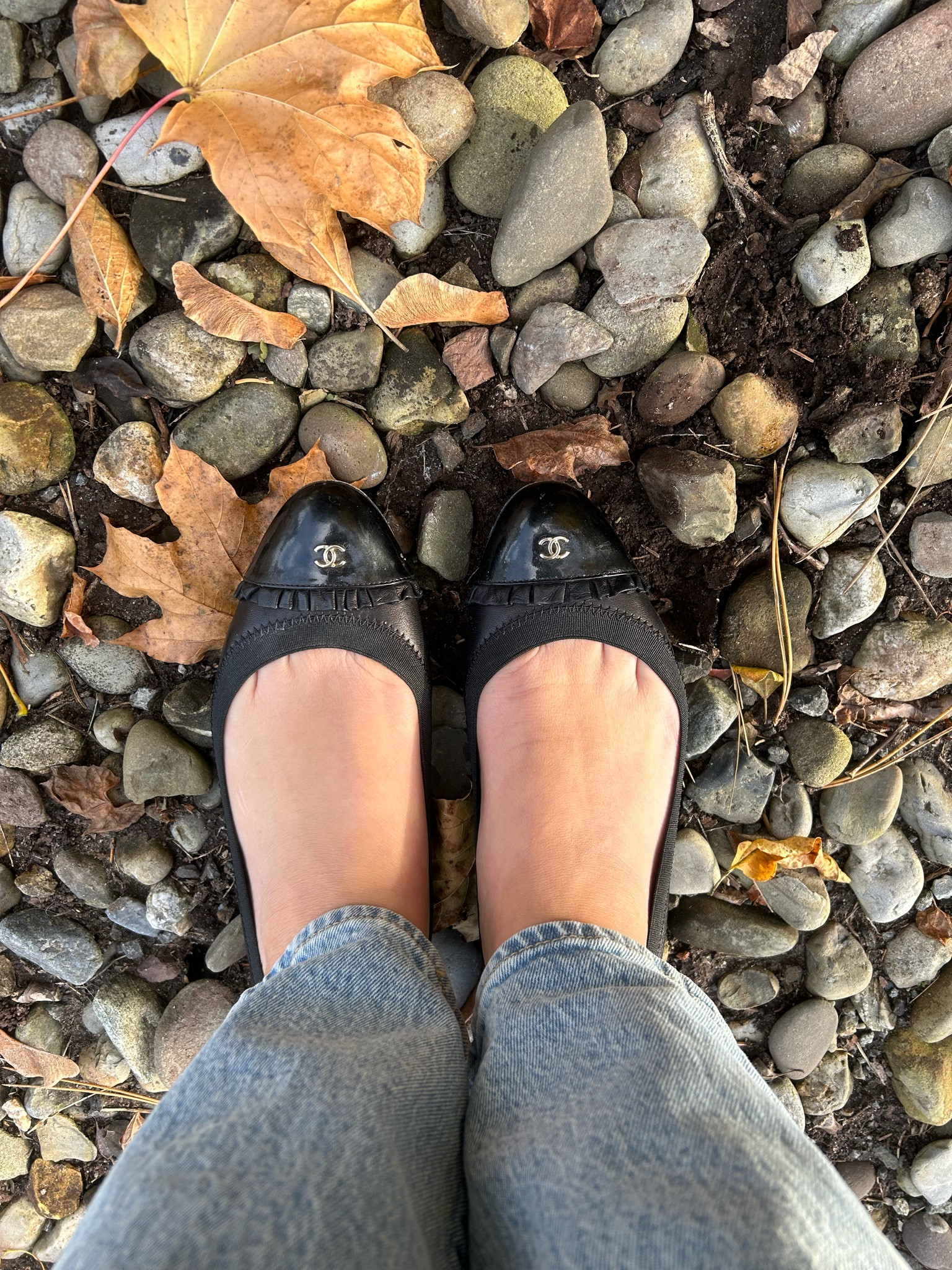 Black Ballet Flats & Tapered Straight Leg Levis 

#LTKHoliday #LTKstyletip #LTKshoecrush