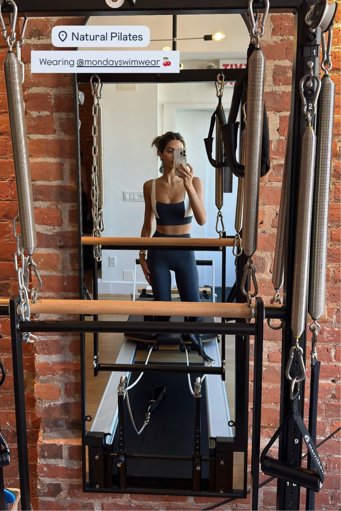 Some morning pilates 🤍