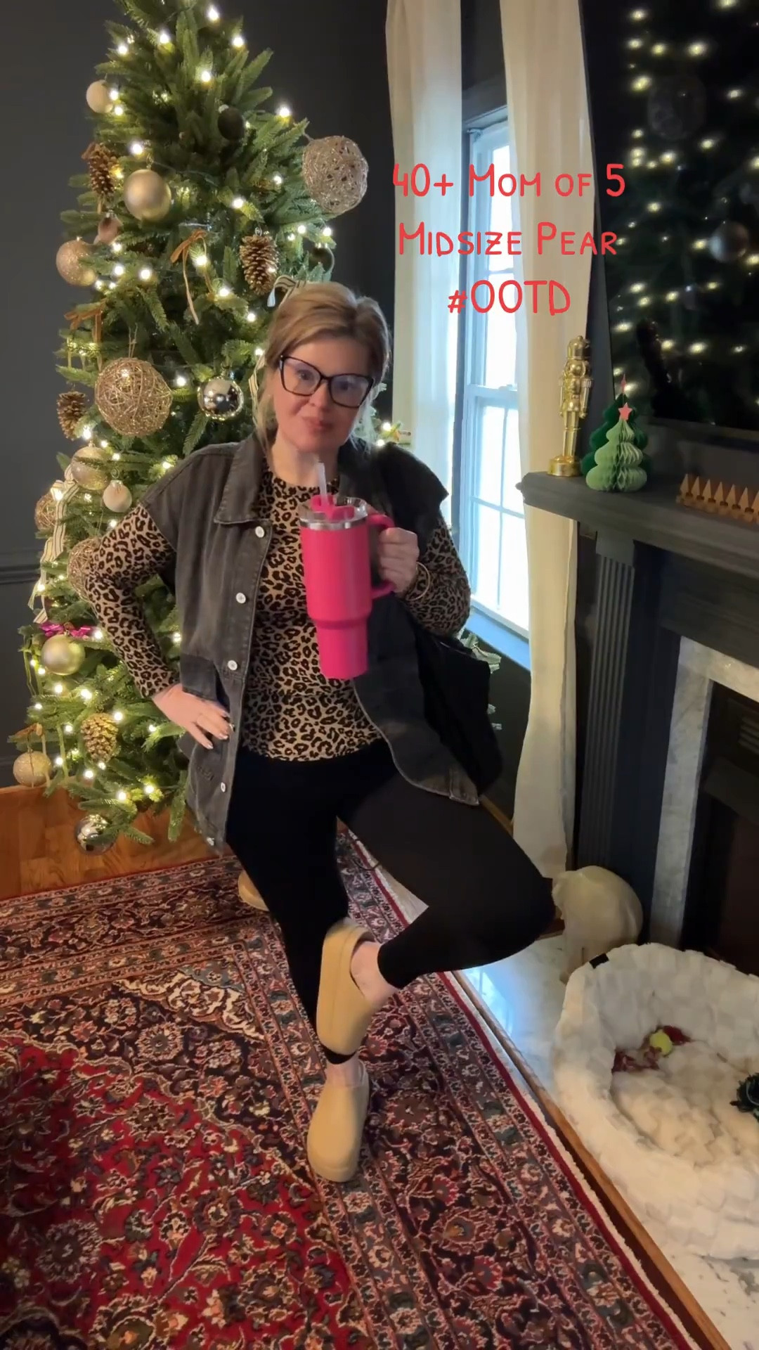 Midsize, Pear Shape, 40 Plus outfit, leggings, crocs Dylan platform clogs, leggings outfit, pink Stanley, Stanley Cup, winter outfit, fall outfit, midsize pear outfitt

#LTKFindsUnder100 #LTKMidsize #LTKStyleTip