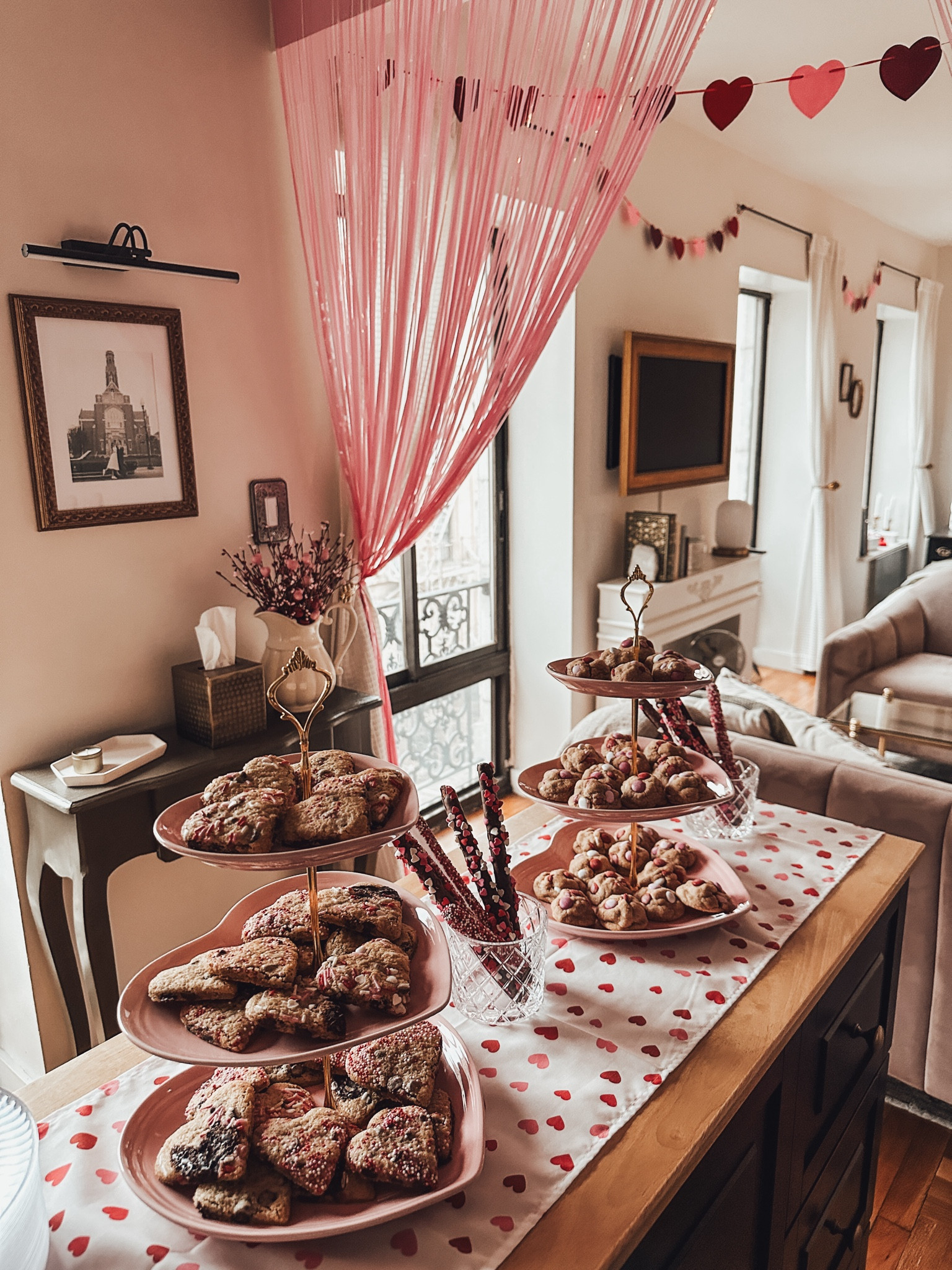 GALENTINE’S DAY PARTY 2024 

Head to my YouTube Channel to check out the full decorating video :) 

#LTKSeasonal #LTKhome