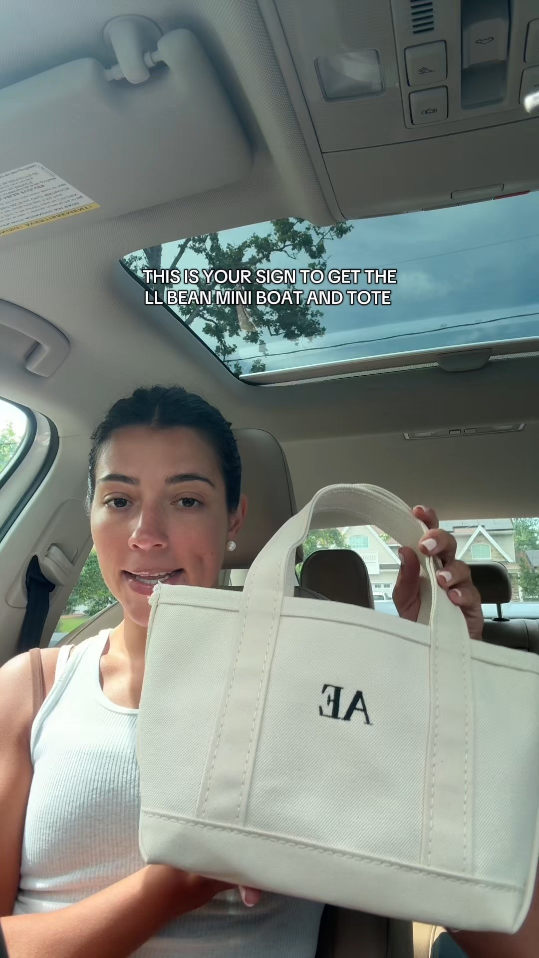 This is your sign to get the LL Bean Mini Boat and Tote!!! I got the color “natural” with black monogram stitching. 