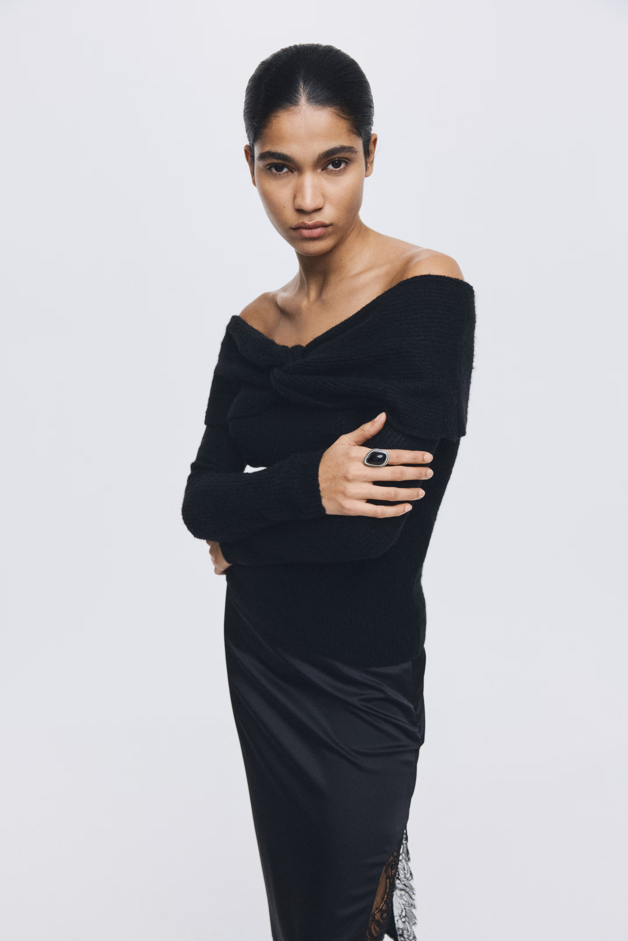 Off-the-shoulder jumper | H&M (UK, MY, IN, SG, PH, TW, HK)