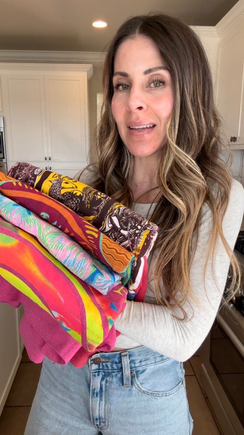 Sharing a round up of urban outfitters, graphic tees, and sweatshirts that are recently ordered from Walmart. Linking a few other faves as well. I’m assuming these might be older urban outfitters styles because they are much more affordable on Walmart but still have urban outfitters tags. Urban outfitters styles, graphic, T outfit, urban outfitters outfit, urban outfitters sweatshirt.
.
.
.

#urbanoutfitters
#urbanoutfittersstyle
#uohaul
#millennialstyle
#coolmomstyle
#everydayoutfits