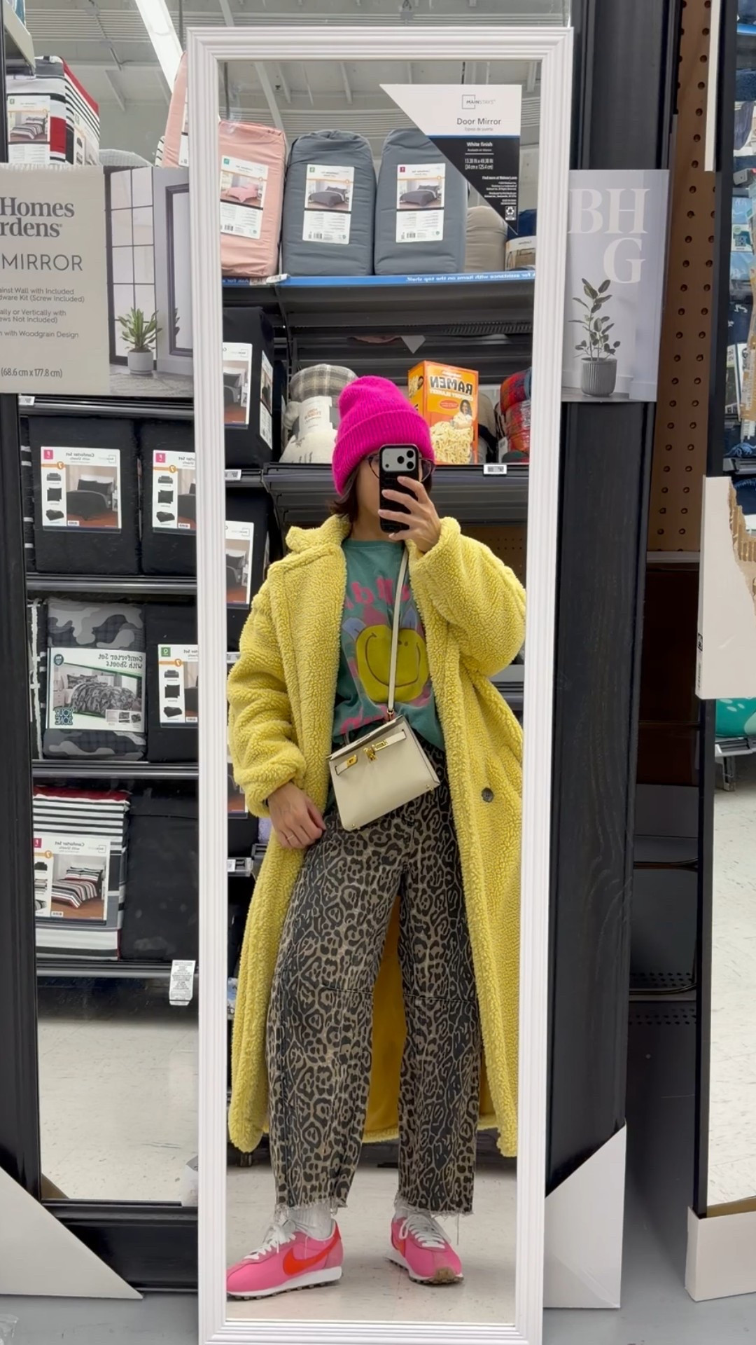 OOTD to run errands 🩷! My coat is really old and unlinkable, but I tried to find similar ⬇️. Jeans run small in the waist, size up. 

#LTKPetite #LTKootd #LTKFindsUnder50