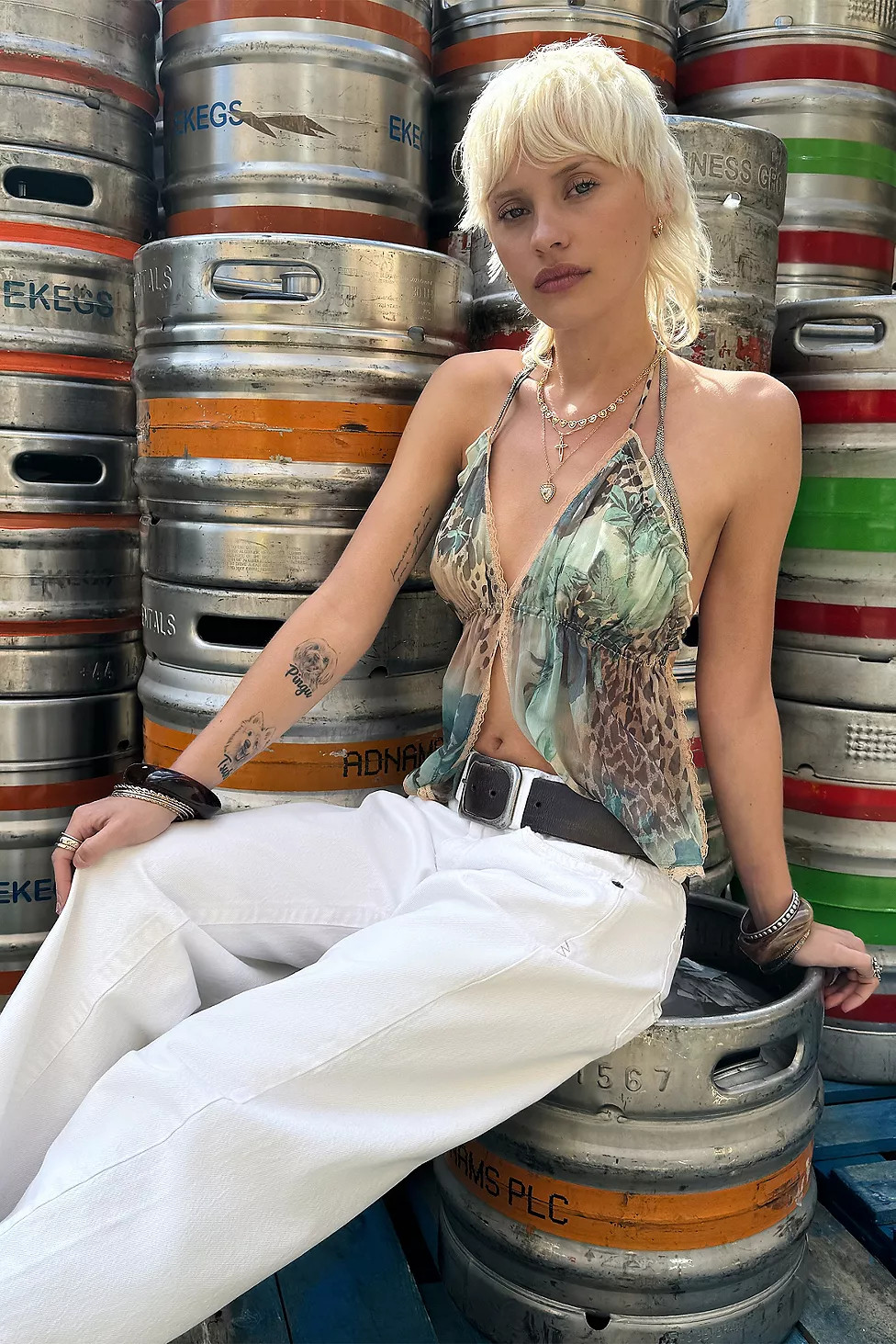 BDG Bone Kayla Lowrider Jeans | Urban Outfitters UK
