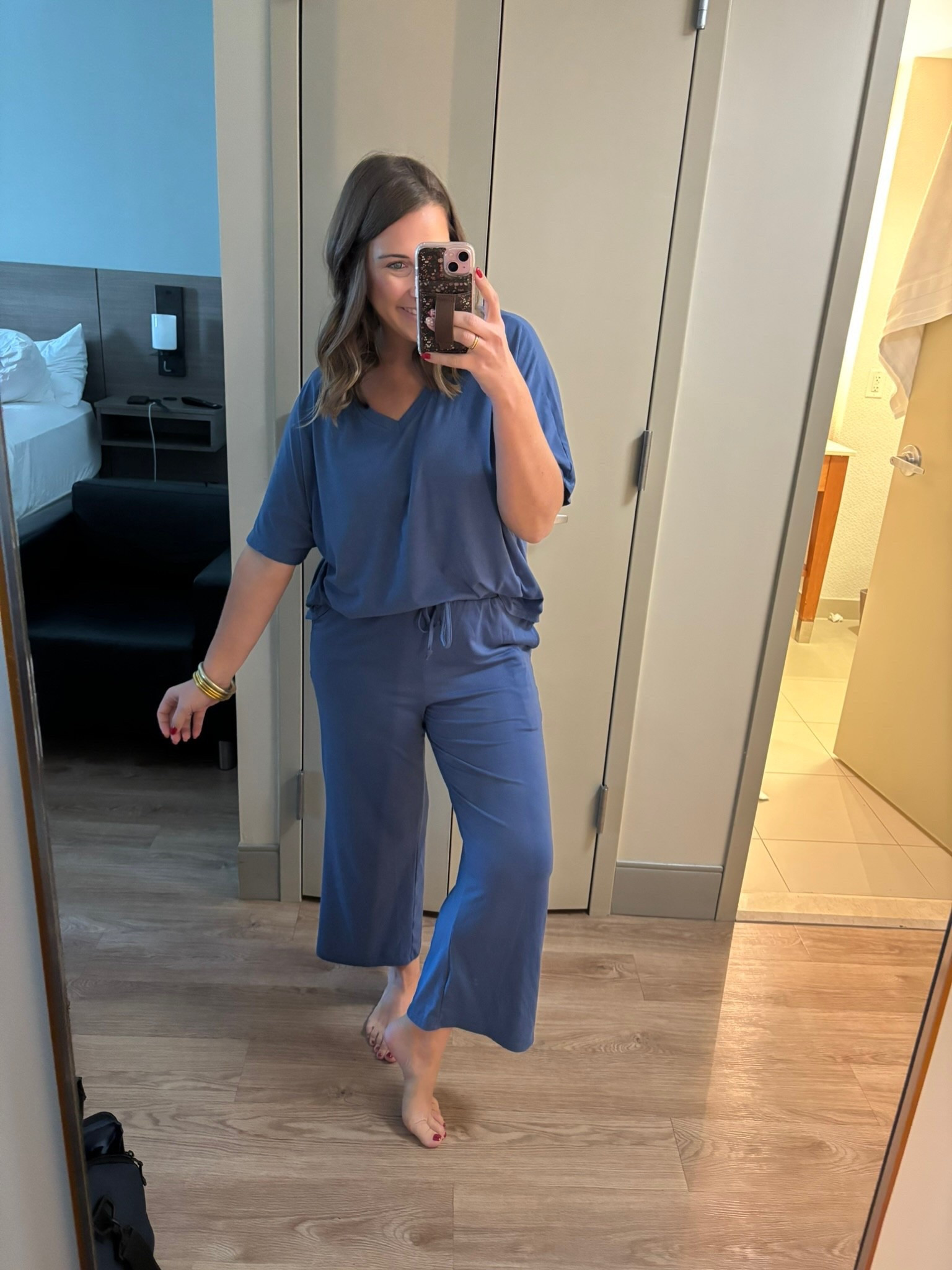 Loungewear set I’ll be wearing on repeat!😍

Lounge set, loungewear, mom, Amazon

#LTKSeasonal #LTKootd #LTKMidsize