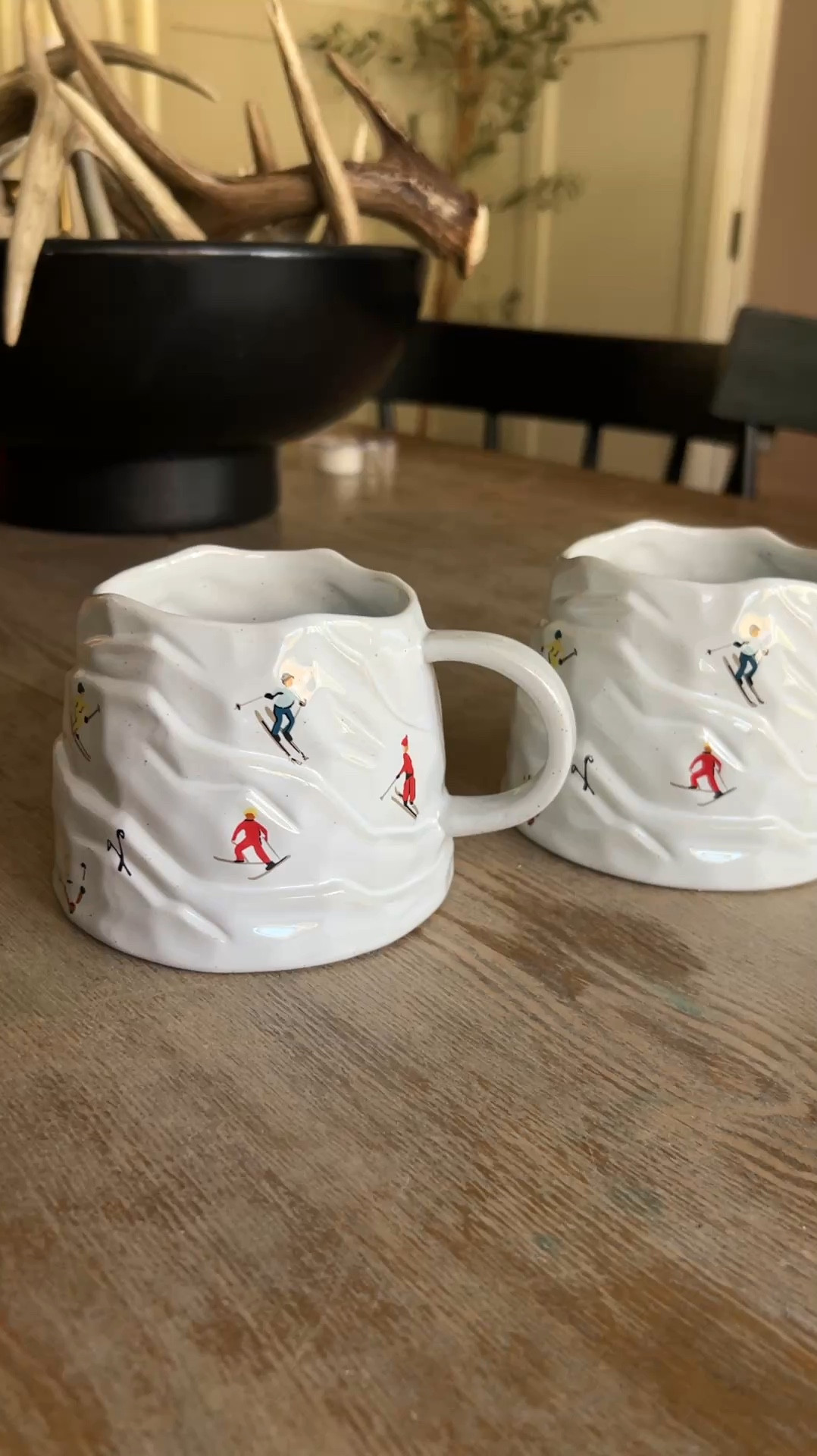 These coffee mugs are too cute!



#LTKHoliday #LTKSeasonal #LTKVideo