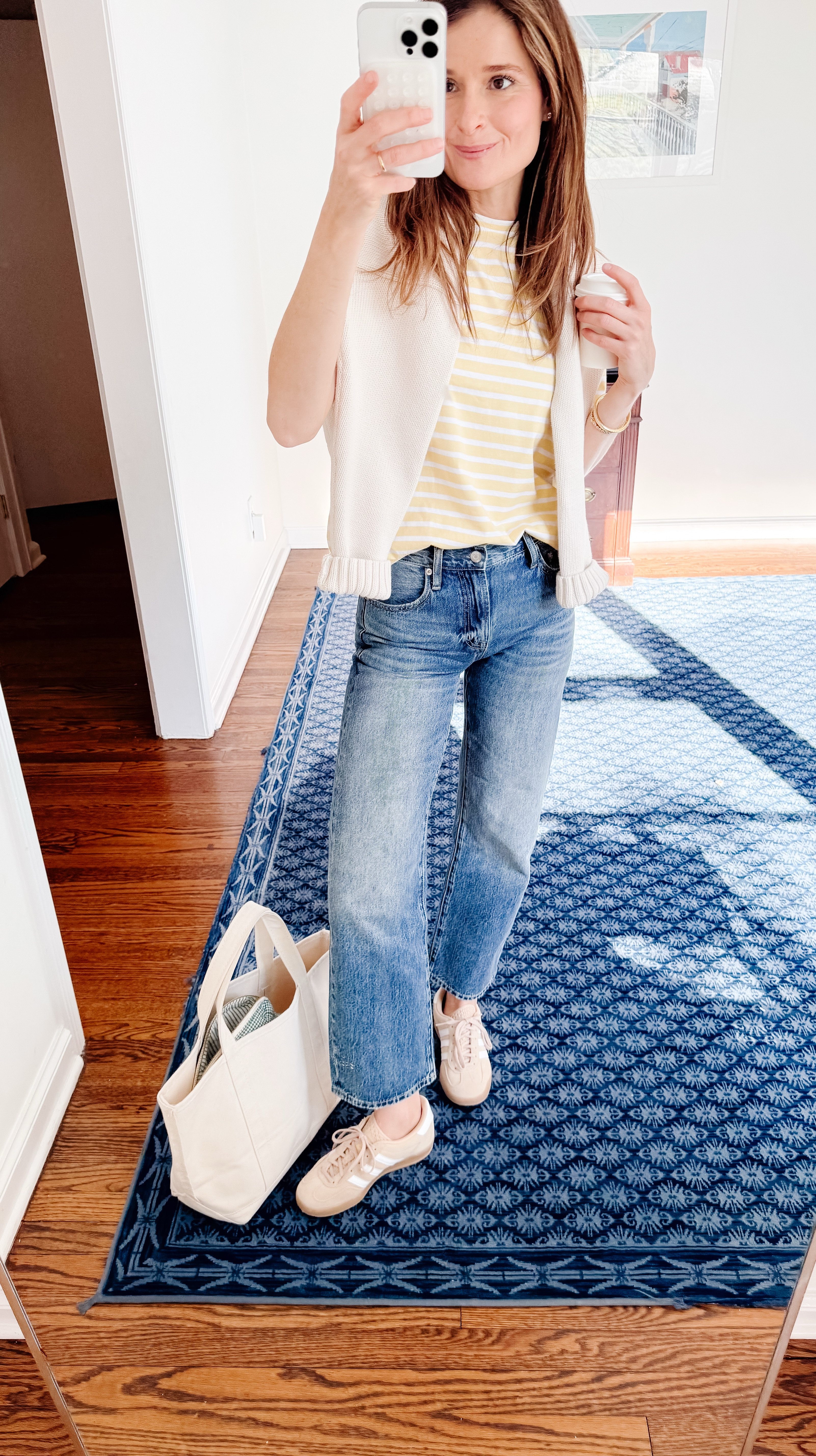 THURSDAY OOTD 🤍

t-shirt: wearing a size medium
jeans: wearing my true size (in the trandsend wash)
sweater: wearing a size small 


#LTKFindsUnder100 #LTKSeasonal #LTKWatchNow