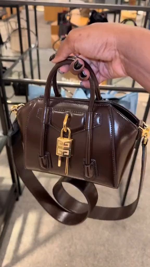 Best Selling Fall Bags 


fall bags, trending bags, kurt geiger, givenchy, fall style, fall fashion, tory burch, designer hand bags, jw pei, trending,

#LTKItBag #LTKStyleTip