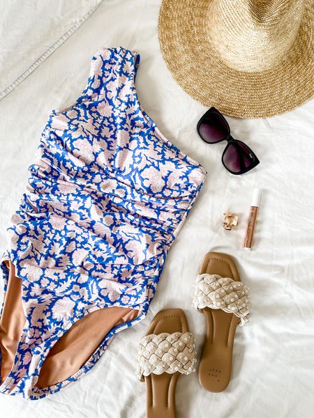 This one piece swimsuit is on sale 👏 I wear a size 4! Love the print and one shoulder detail

Loverly Grey, swimsuit, vacation find

#LTKswim #LTKsalealert #LTKFind