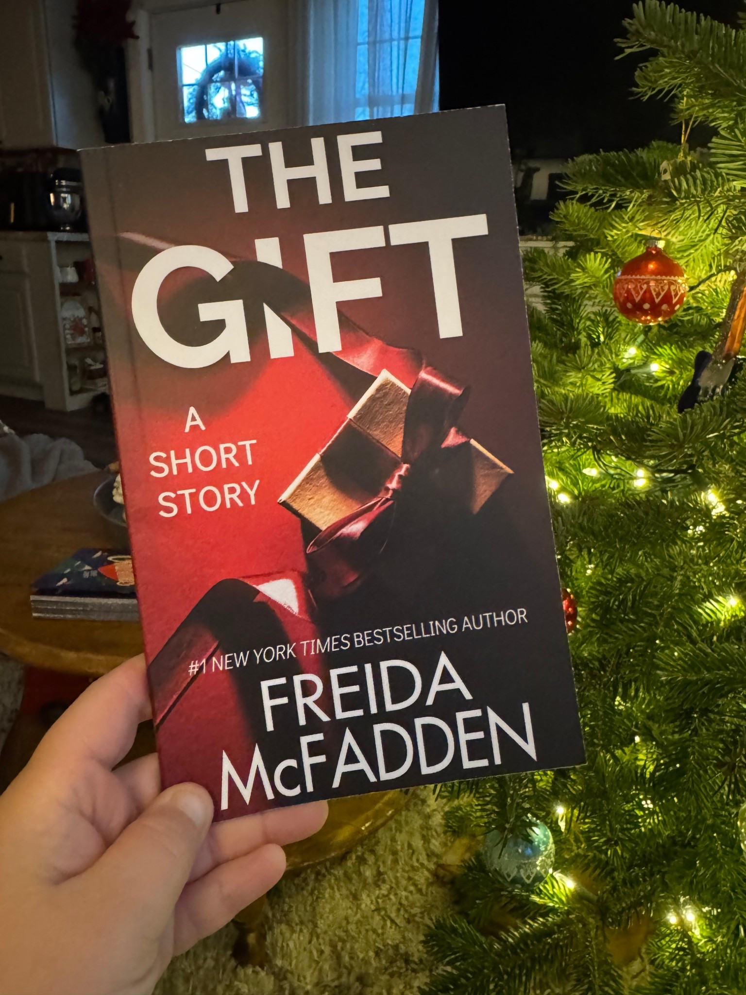 A short Christmas read from Freida McFadden. Only 44 pages but I enjoyed it! 

⭐️⭐️⭐️

#LTKHoliday #LTKGiftGuide #LTKstorytime