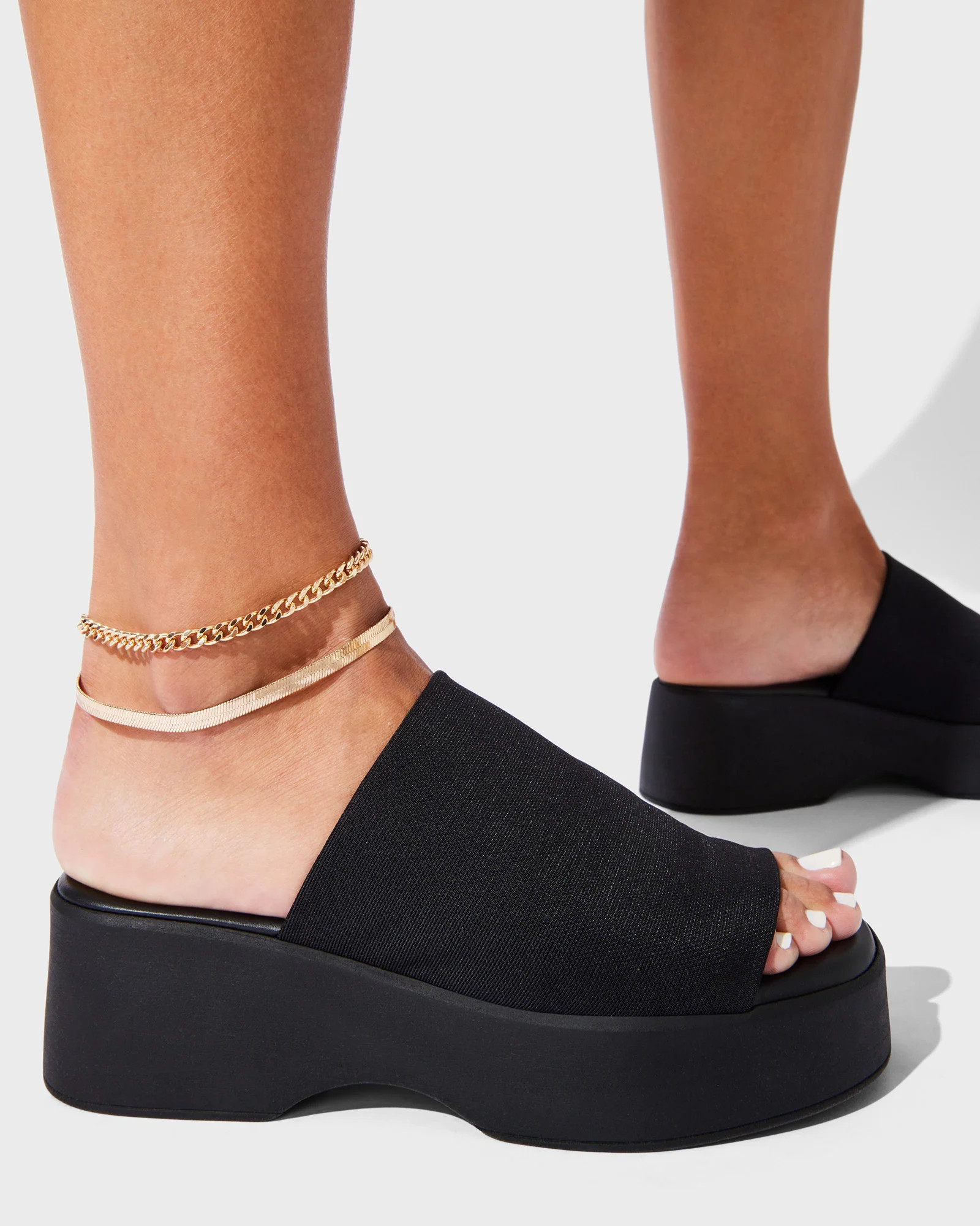 SLINKY30 Black Women's Platform Sandal | Steve Madden (US)