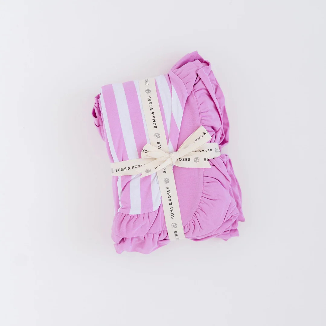 You Bow Me Away Ruffle Bum Bum Blanket | Bums & Roses