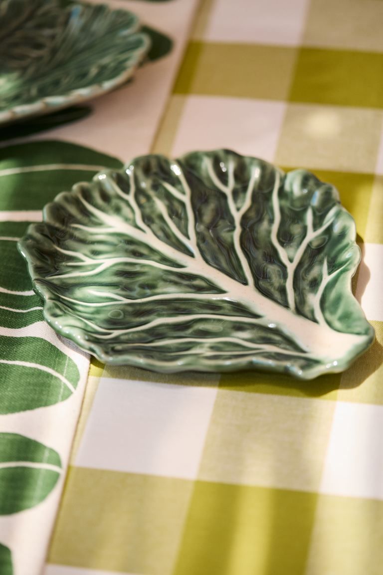 Kale-shaped Serving Plate - Green/kale - Home All | H&M US | H&M (US + CA)