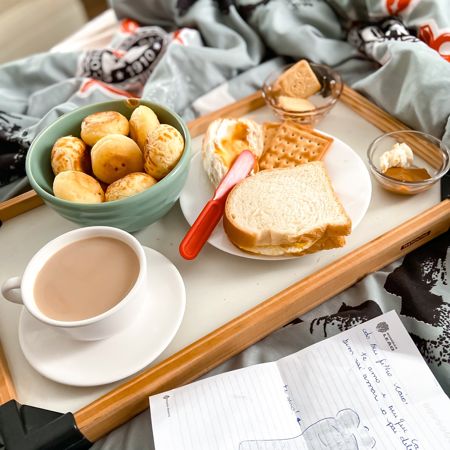 Café da manhã na cama. 

#LTKbrasil #LTKfamily #LTKhome