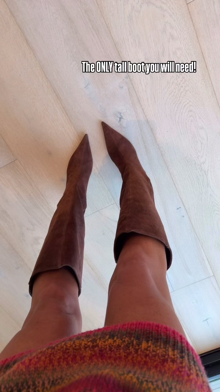 These amazing boots are part of the Shopbop sale! Sign into your account and use code “Fall” at checkout 🤎🍂🍁