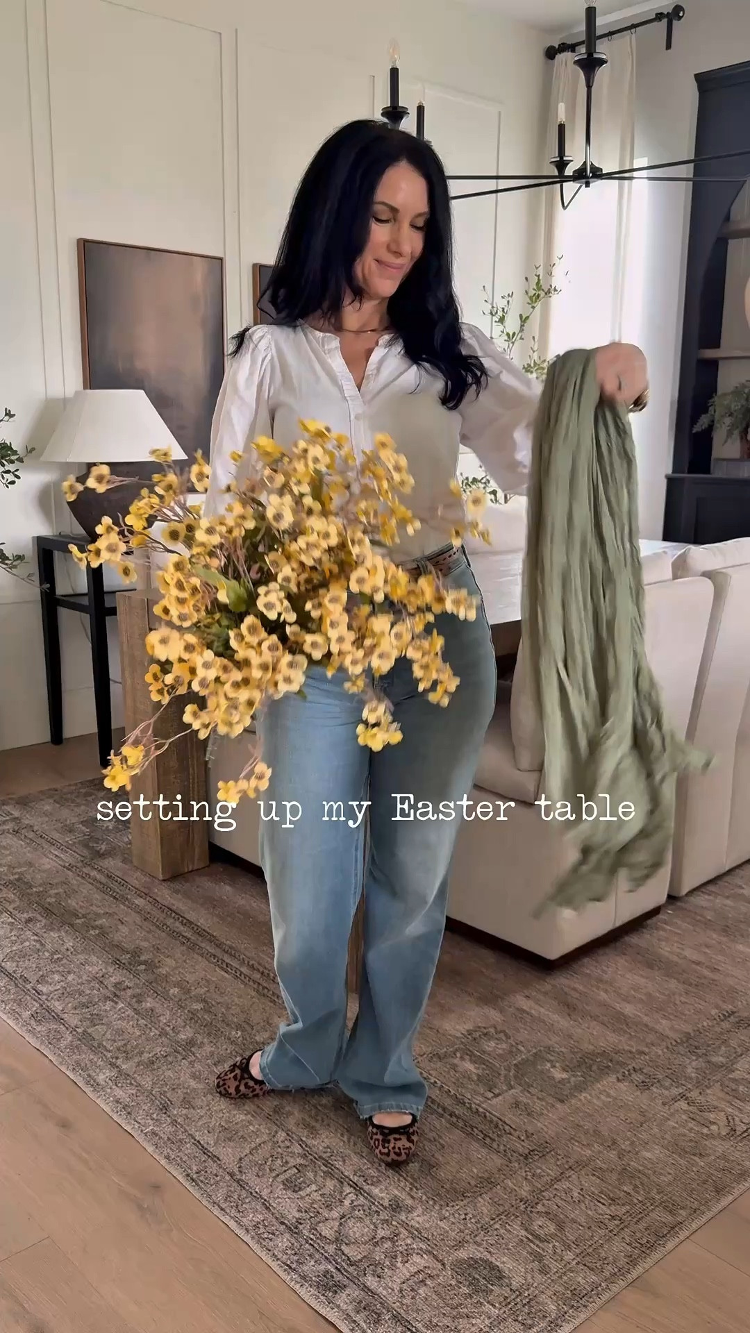 I created a simple tablescape with faux wildflowers..perfect for Easter ✨✨