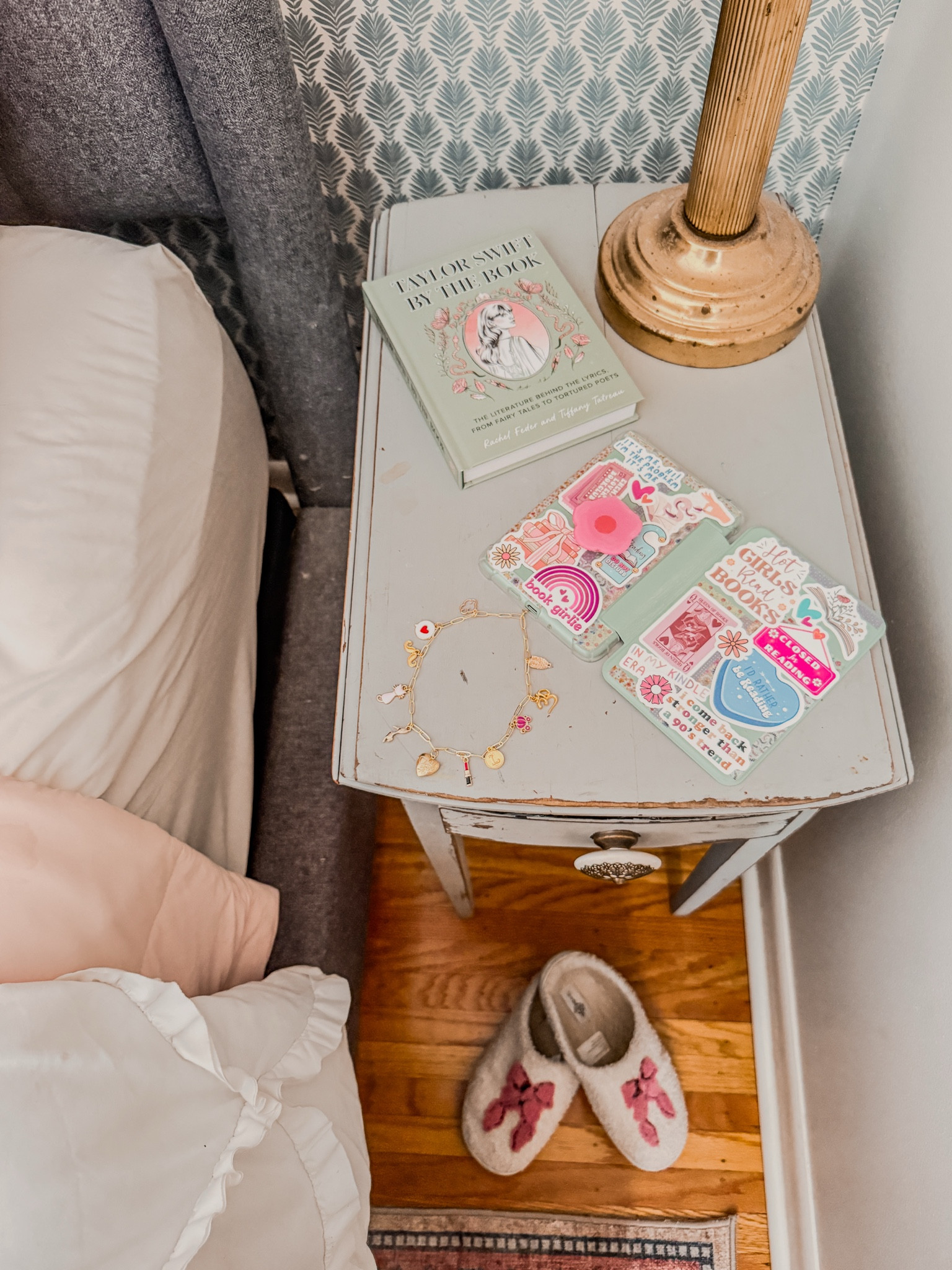 Kindle cover decorations are so fun and easy to do



#LTKHome #LTKFindsUnder50 #LTKStyleTip