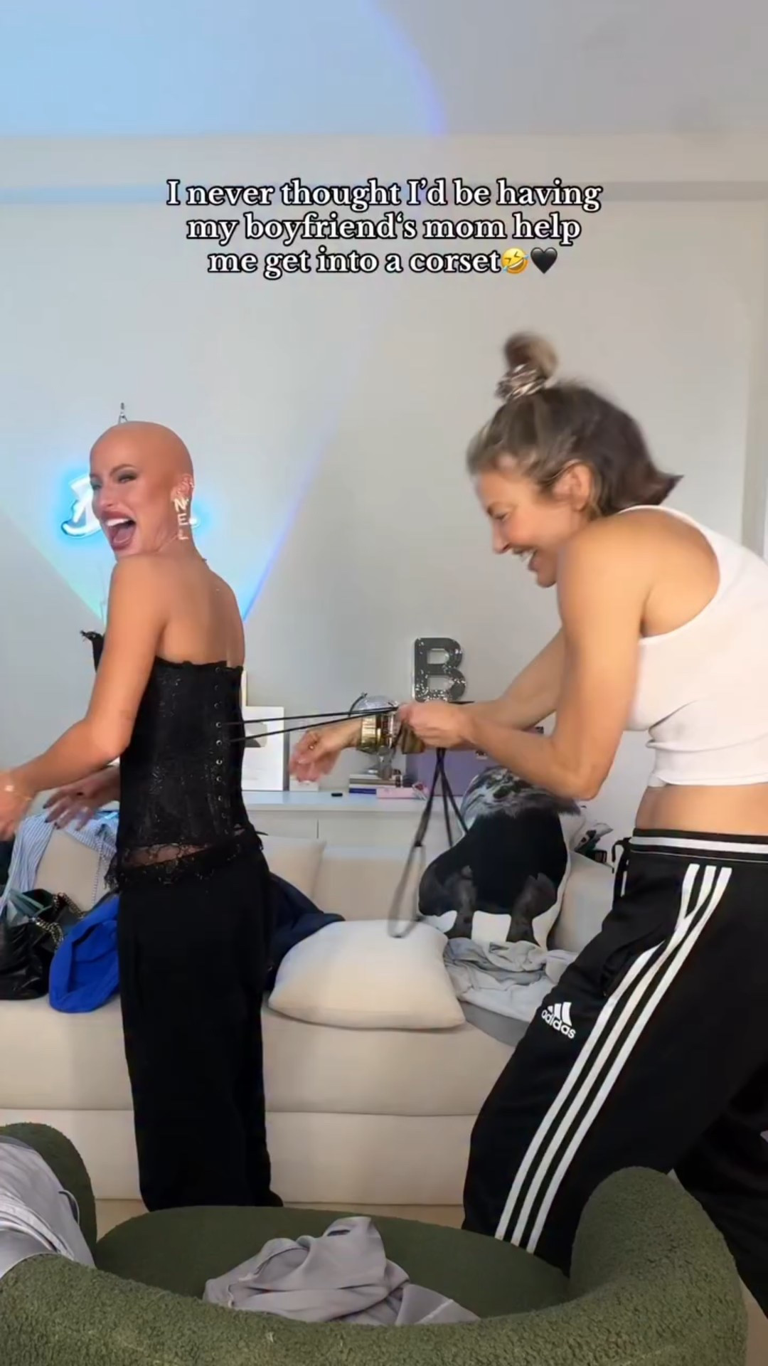 When your boyfriend’s mom helps you put a corset top on (let alone HER top)🤣❤️ #goals #boyfriend #grwm