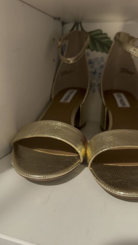 Steve Madden block heels sandals on sale at macys 

#LTKshoecrush #LTKfindsunder100 #LTKsalealert