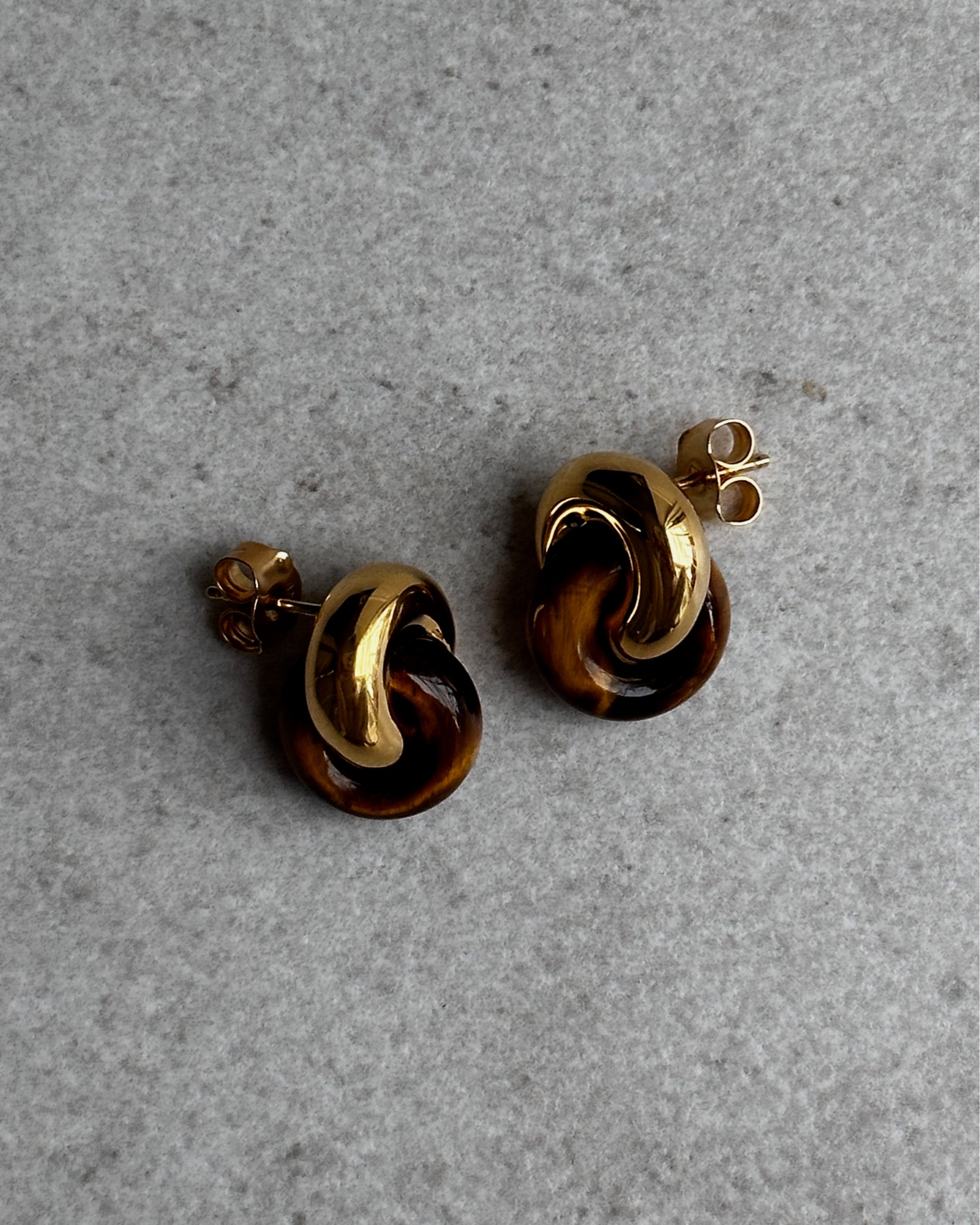 Monica Vinader, bold earrings, classic style, old money, link earrings, gold jewellery, statement jewellery, gift guide, autumn / winter style, Kate young collab, everyday jewellery, sale

#LTKCyberWeek #LTKeurope #LTKGiftGuide