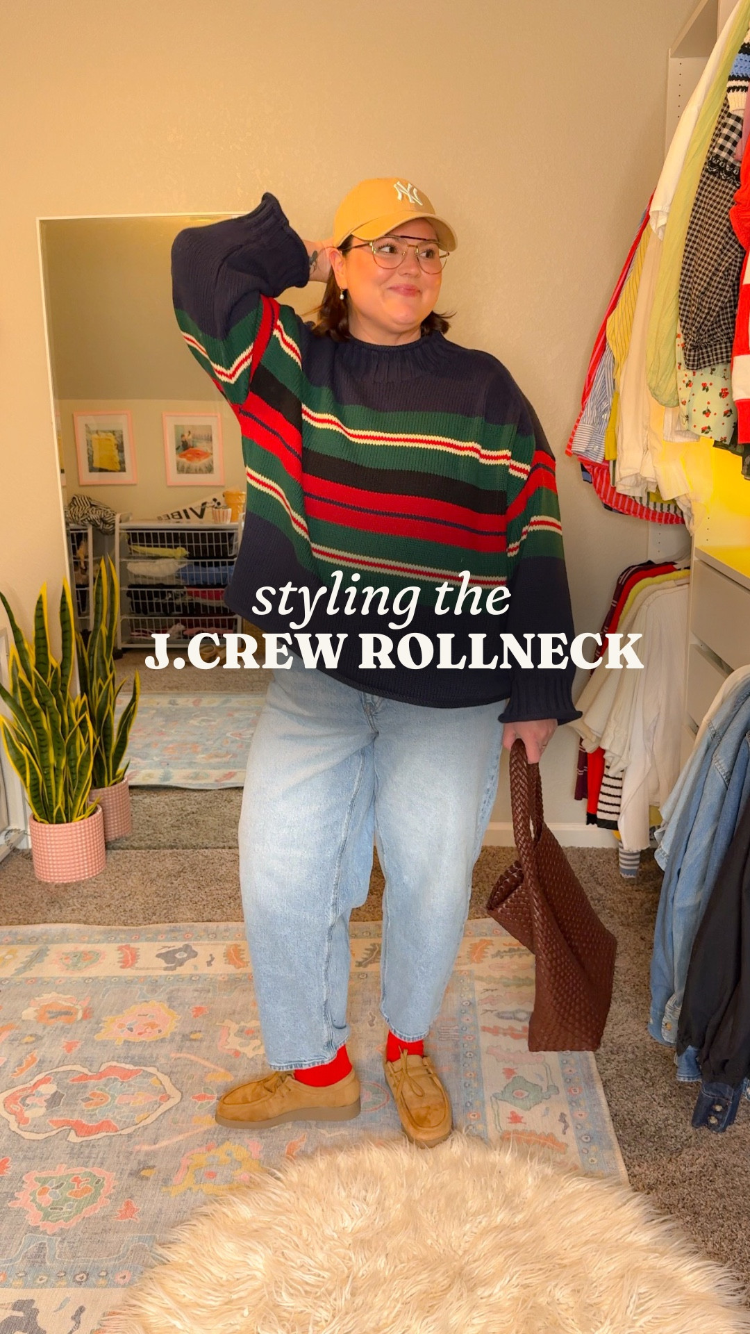 curvy girls look cute in @jcrew too!!! 🧣

#fallfashiontrends #jcrew #rollnecksweater 
J crew rollneck | size 16 fall | fall trends | plus size sweater
